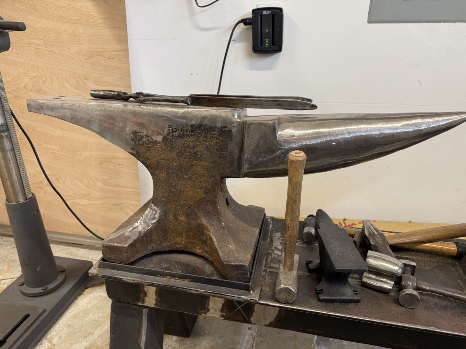 Blacksmithing Anvil on Steel Stand with Bench Vise and Hammers Blacksmithing Anvil on Steel Stand with Bench Vise and Hammers