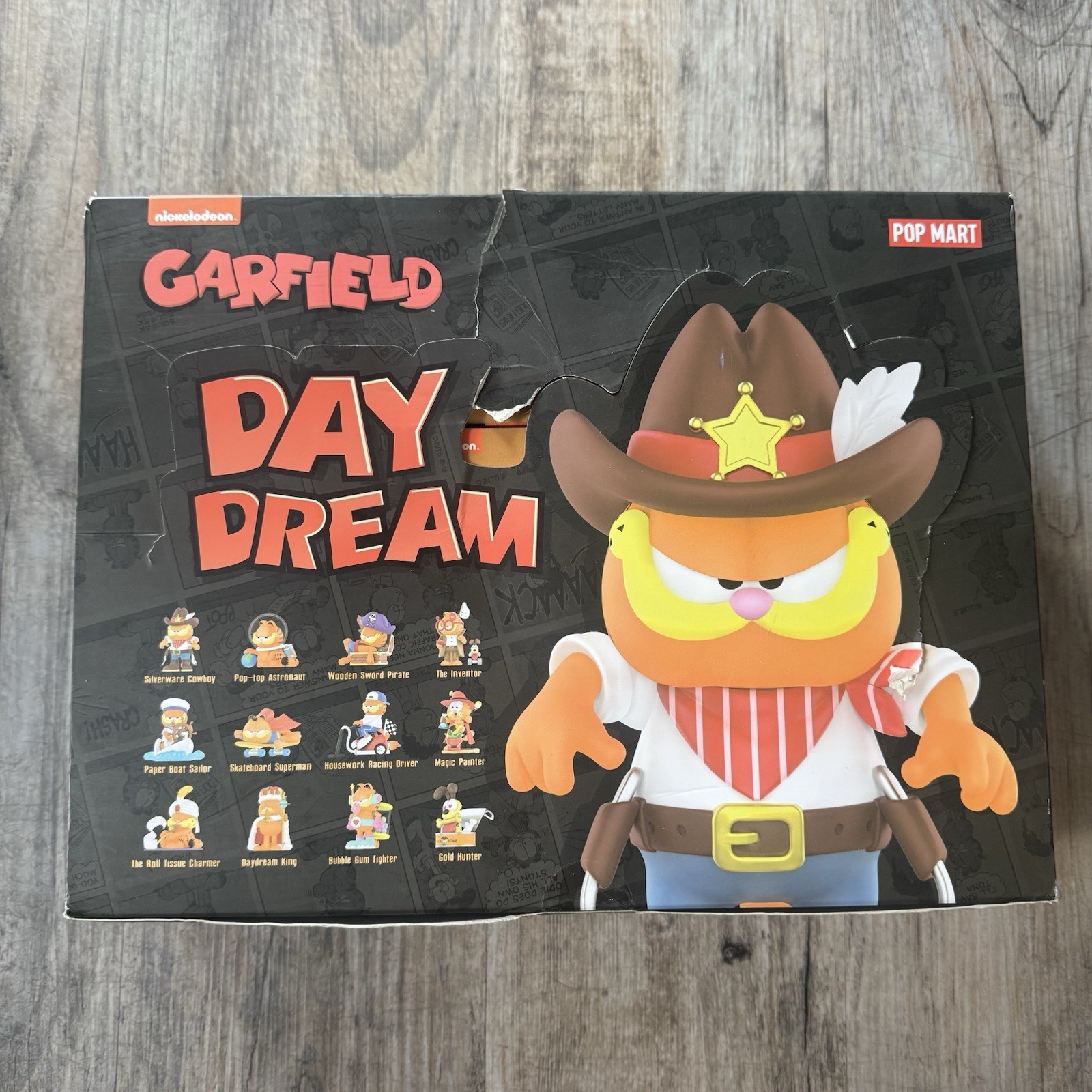 PopMart Garfield Day Dream Series 12PCS box. (Box damage) new and sealed inside PopMart Garfield Day Dream Series 12PCS box. (Box damage) new and sealed inside