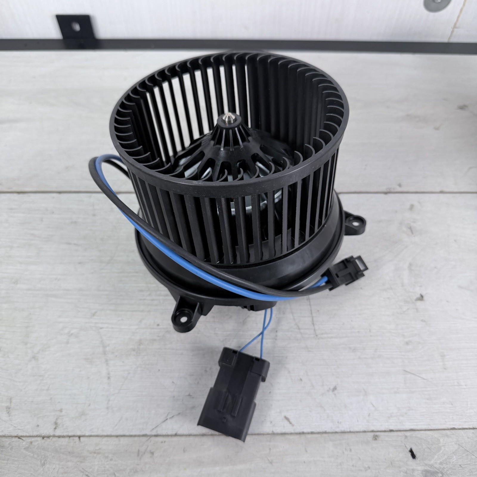 Fits 2009-2020 Freightliner Cascadia 14.9L Brushless HVAC Blower Motor 76944 Fits 2009-2020 Freightliner Cascadia 14.9L Brushless HVAC Blower Motor 76944