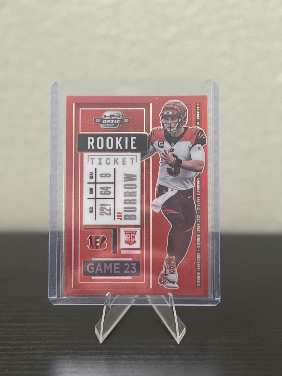 2020 Panini Contenders Optic - Rookie Ticket Joe Burrow #81 Red Prizm /125 (RC) 2020 Panini Contenders Optic - Rookie Ticket Joe Burrow #81 Red Prizm /125 (RC)