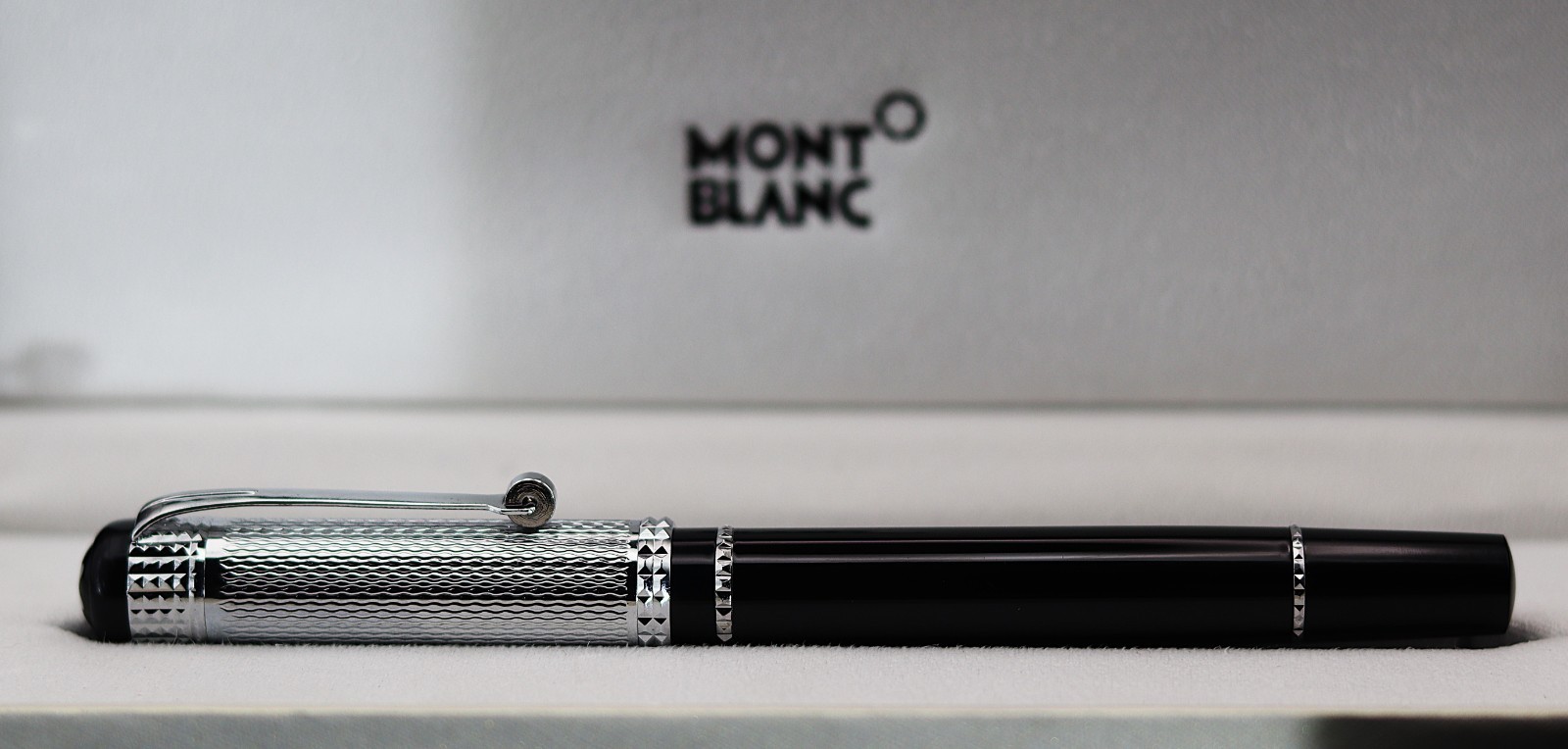 Premium MontBlanc Star Walker BallPoint Black Ink & Silver+Black Body Lmt. Ed.