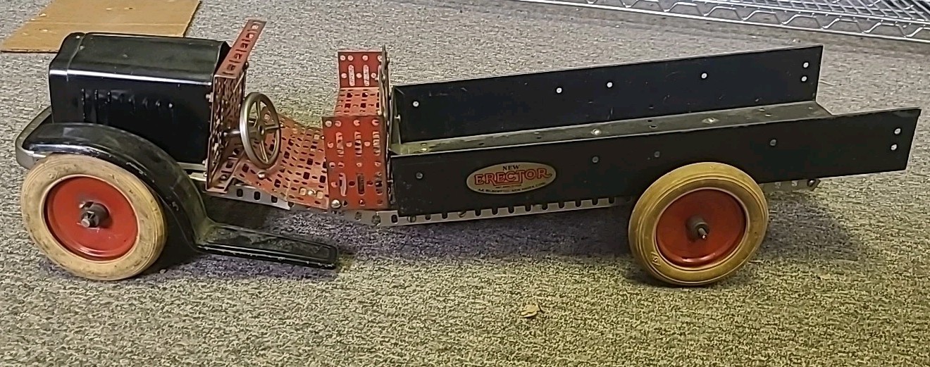 1929 White Build A.C. Gilbert No. 7 1/2 Erector Set, 100% Complete 1929 White Build A.C. Gilbert No. 7 1/2 Erector Set, 100% Complete
