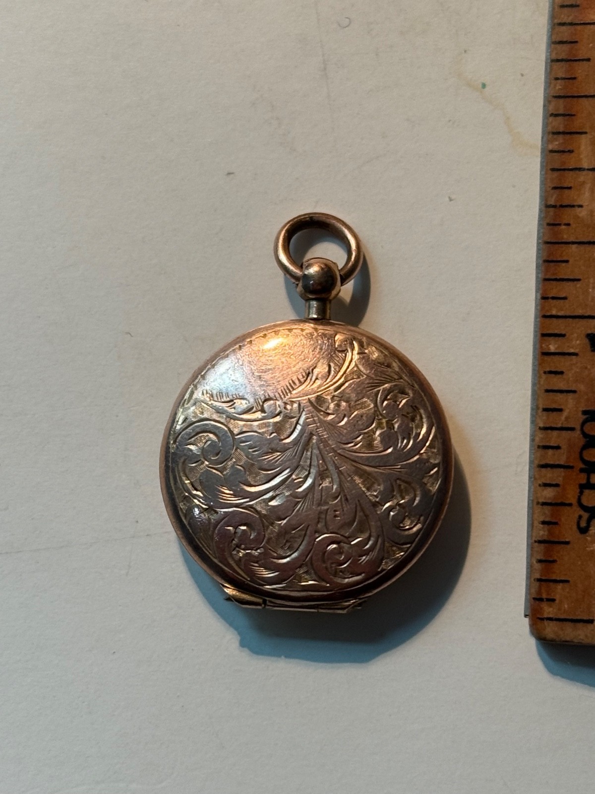 Antique Vintage Rose Gold Circular Locket Antique Vintage Rose Gold Circular Locket