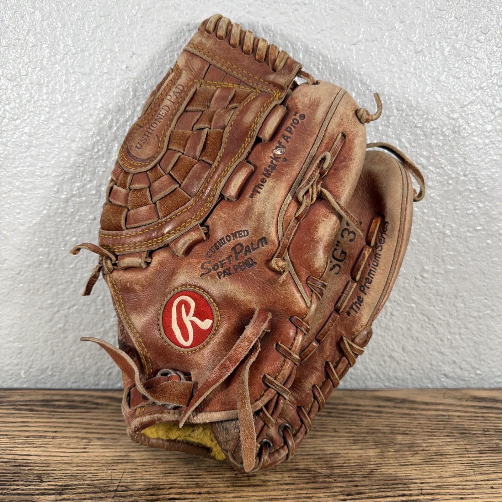 Rawlings Leather SG 32 Premium Series Baseball/Softball Deep Well Pocket (RHT)