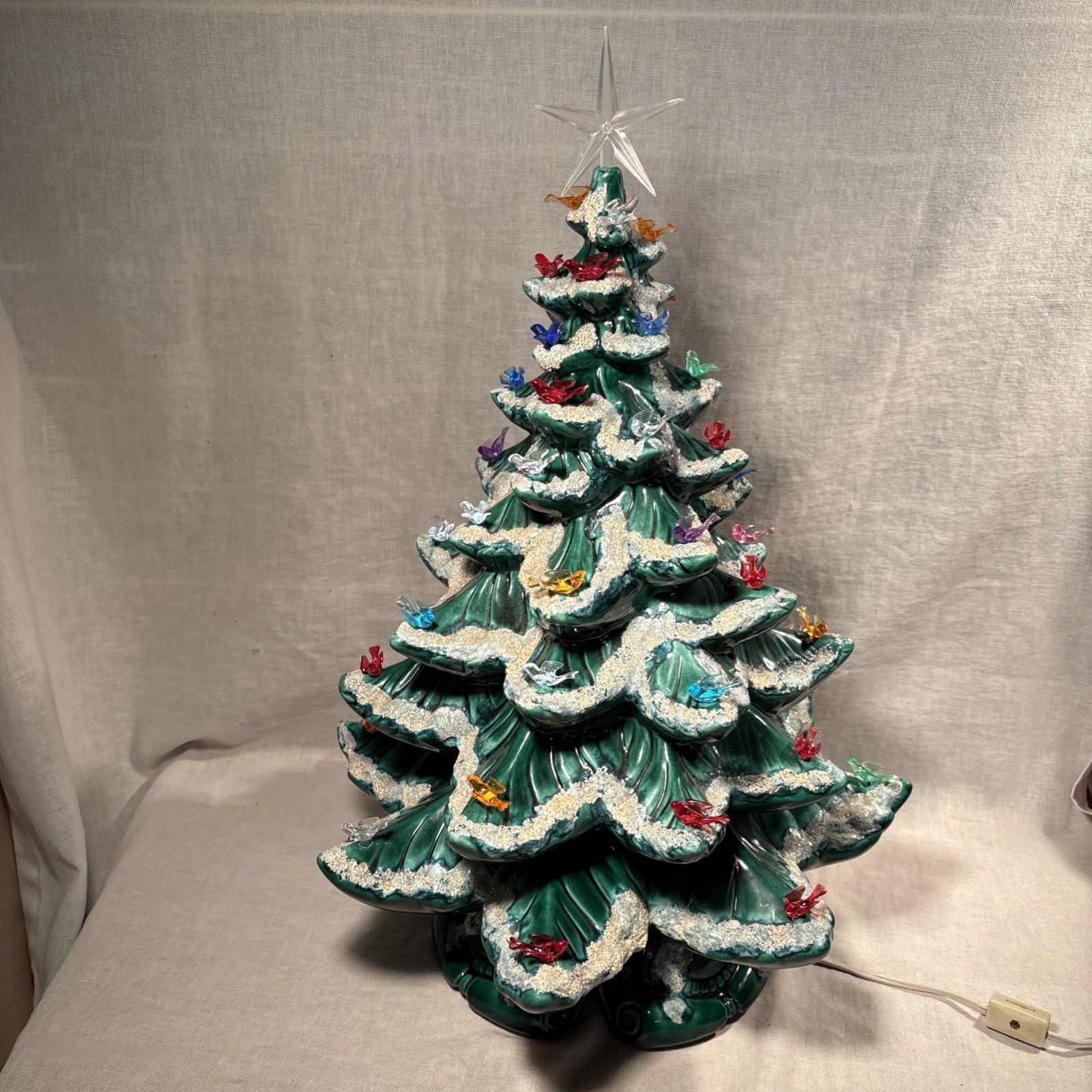 Vintage Amazing Ceramic Frosted Christmas Tree 18\ Vintage Amazing Ceramic Frosted Christmas Tree 18\