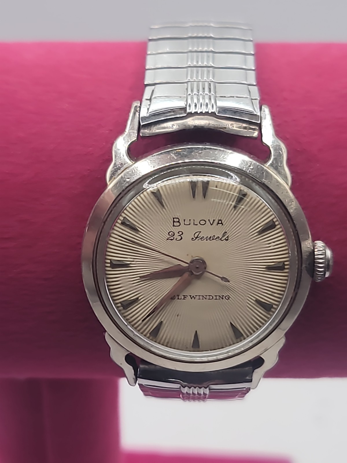 Vintage 1956 Bulova Men\'s Watch. Sunburst 23 Jewels Automatic Works Vintage 1956 Bulova Men\'s Watch. Sunburst 23 Jewels Automatic Works
