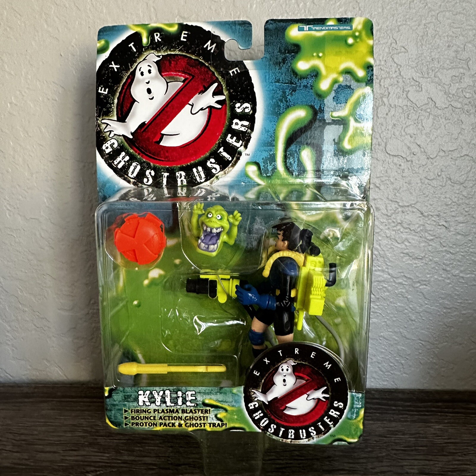EXTREME Ghostbusters Kylie w/Slimer Action Figure Trendmasters 1997 New Sealed EXTREME Ghostbusters Kylie w/Slimer Action Figure Trendmasters 1997 New Sealed