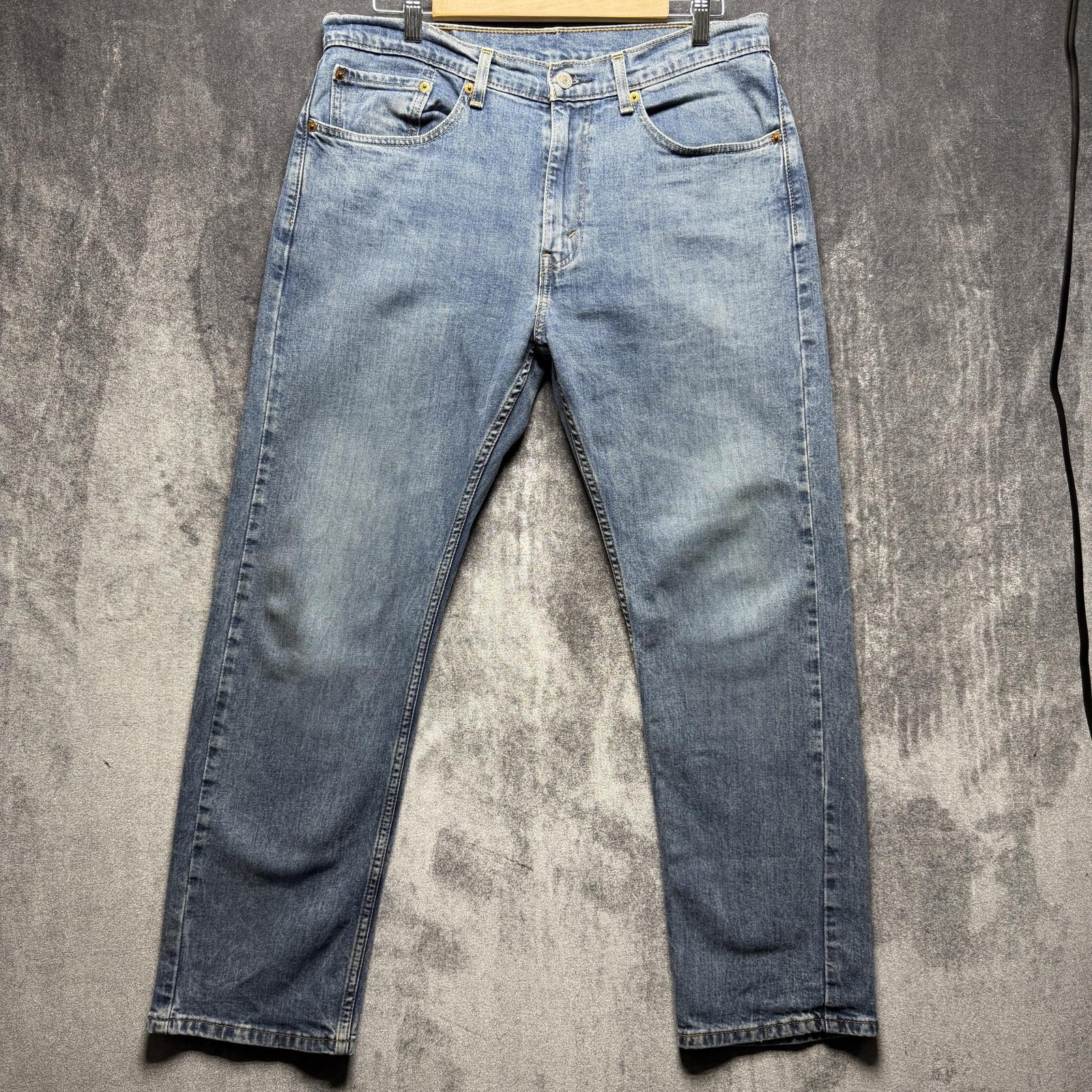 Levis 505 Jeans Mens 34x30 Blue Medium Wash Regular Fit Straight Denim Pants