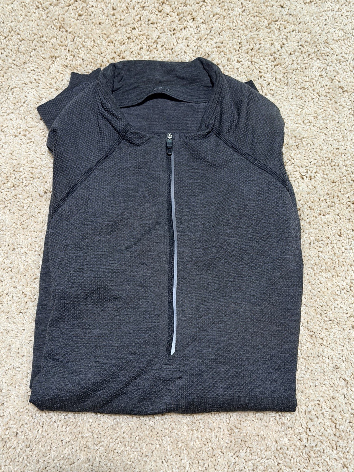Lululemon Metal Vent Half Zip Large Grey Lululemon Metal Vent Half Zip Large Grey