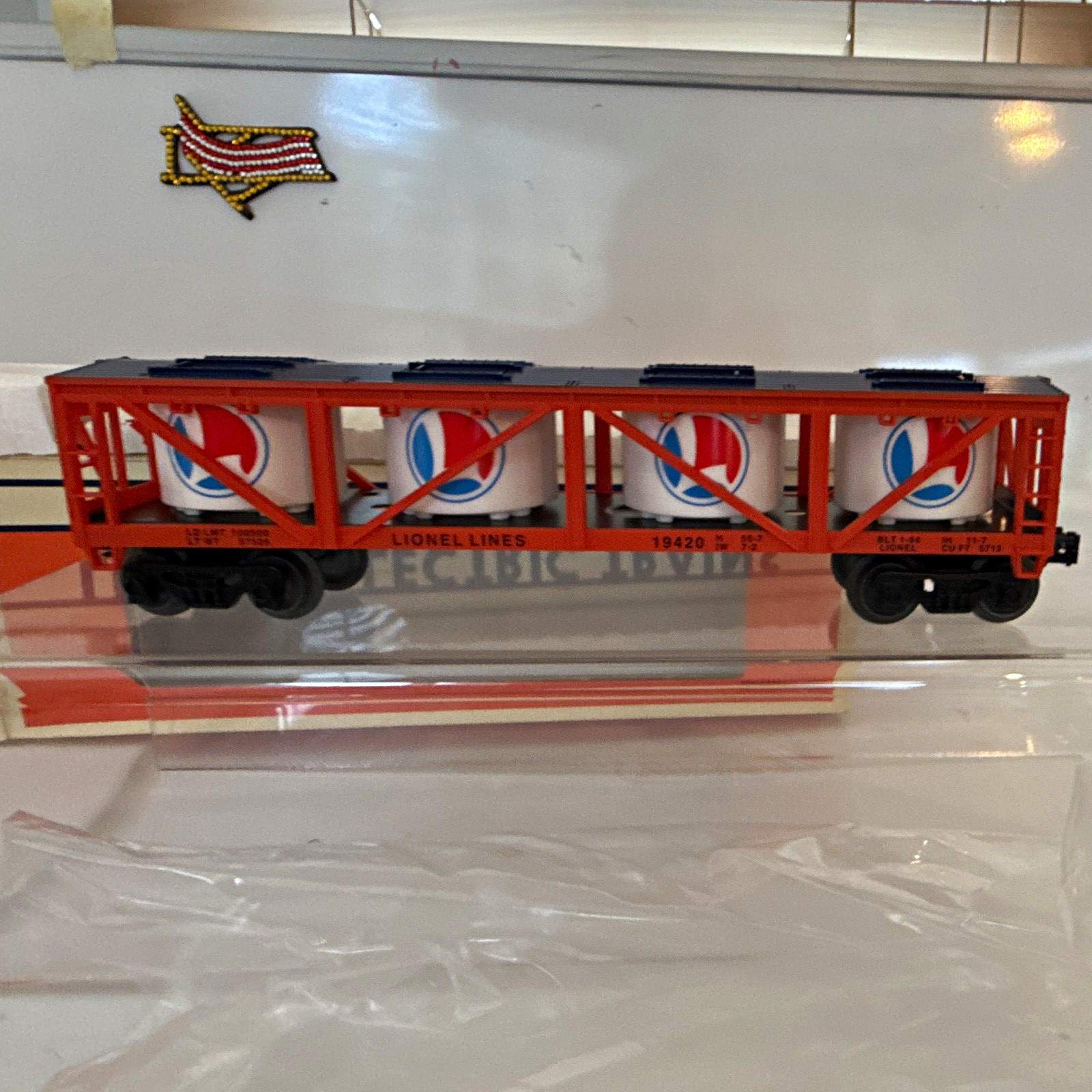 Lionel O Gauge Lionel Lines Vat Car Orange/White/Blue/Red 6-19420 Metal Wheels Lionel O Gauge Lionel Lines Vat Car Orange/White/Blue/Red 6-19420 Metal Wheels