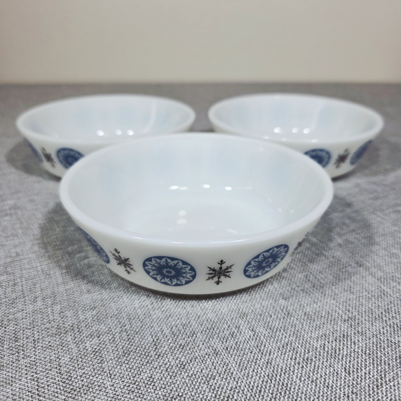 Vintage JAJ Pyrex Winter Star Nesting Bowls Set of 3 Made in England 1970s Blue