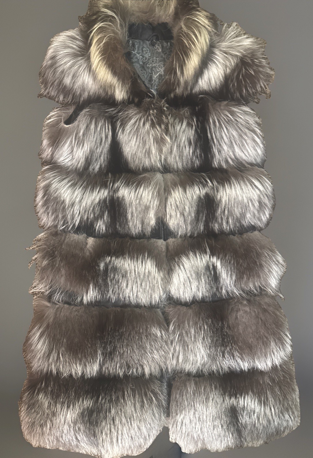 Real Silver Fox Fur Vest Lambskin Leather L: 38”Bust: 20 1/2” Sz M/L Pockets Real Silver Fox Fur Vest Lambskin Leather L: 38”Bust: 20 1/2” Sz M/L Pockets