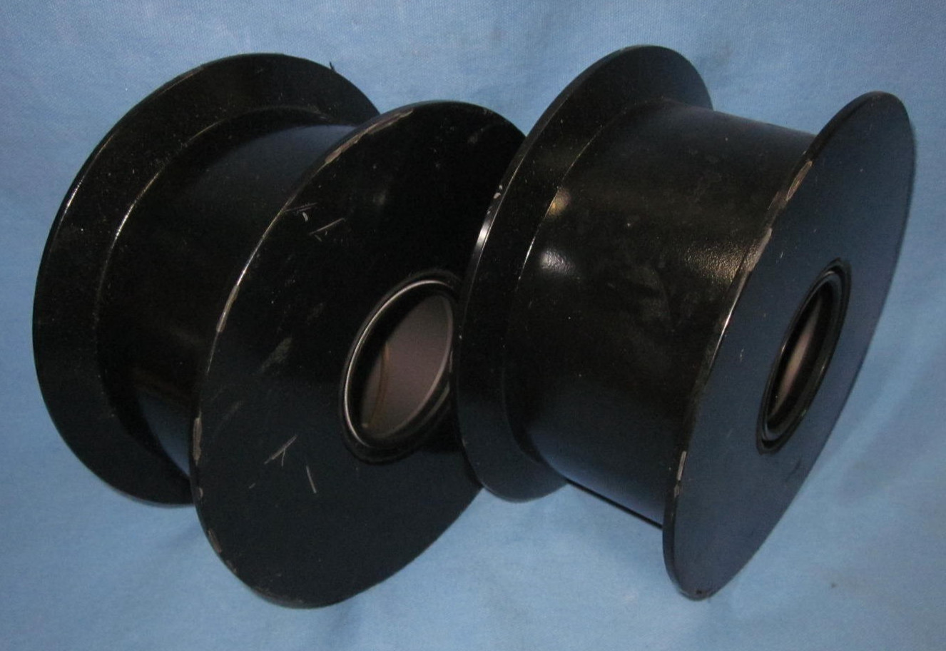 a Pair of 91165022 Chain Roller Assembly