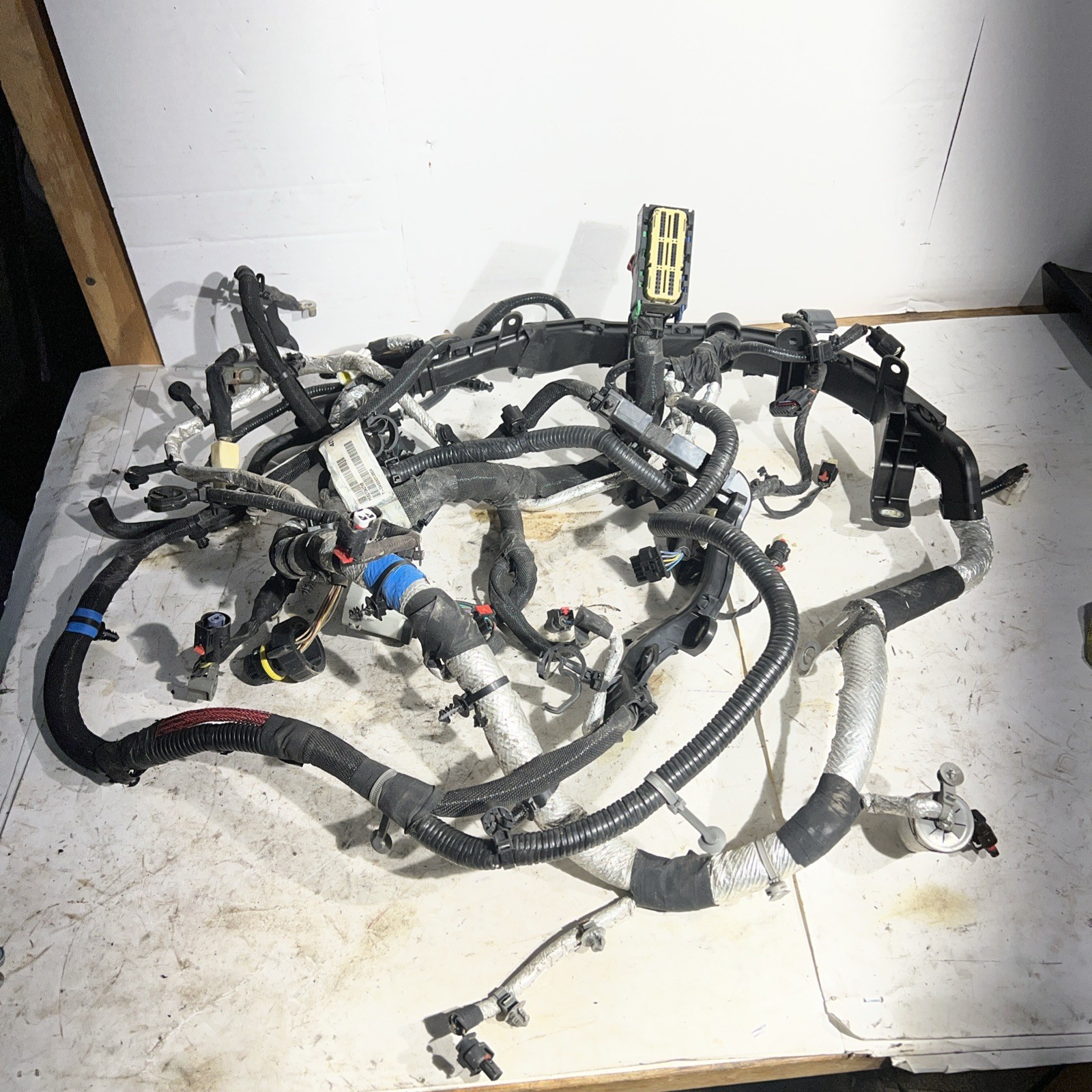 2018 JEEP GRAND CHEROKEE ENGINE WIRING HARNESS  OEM P68273427AB 4X4 (K)