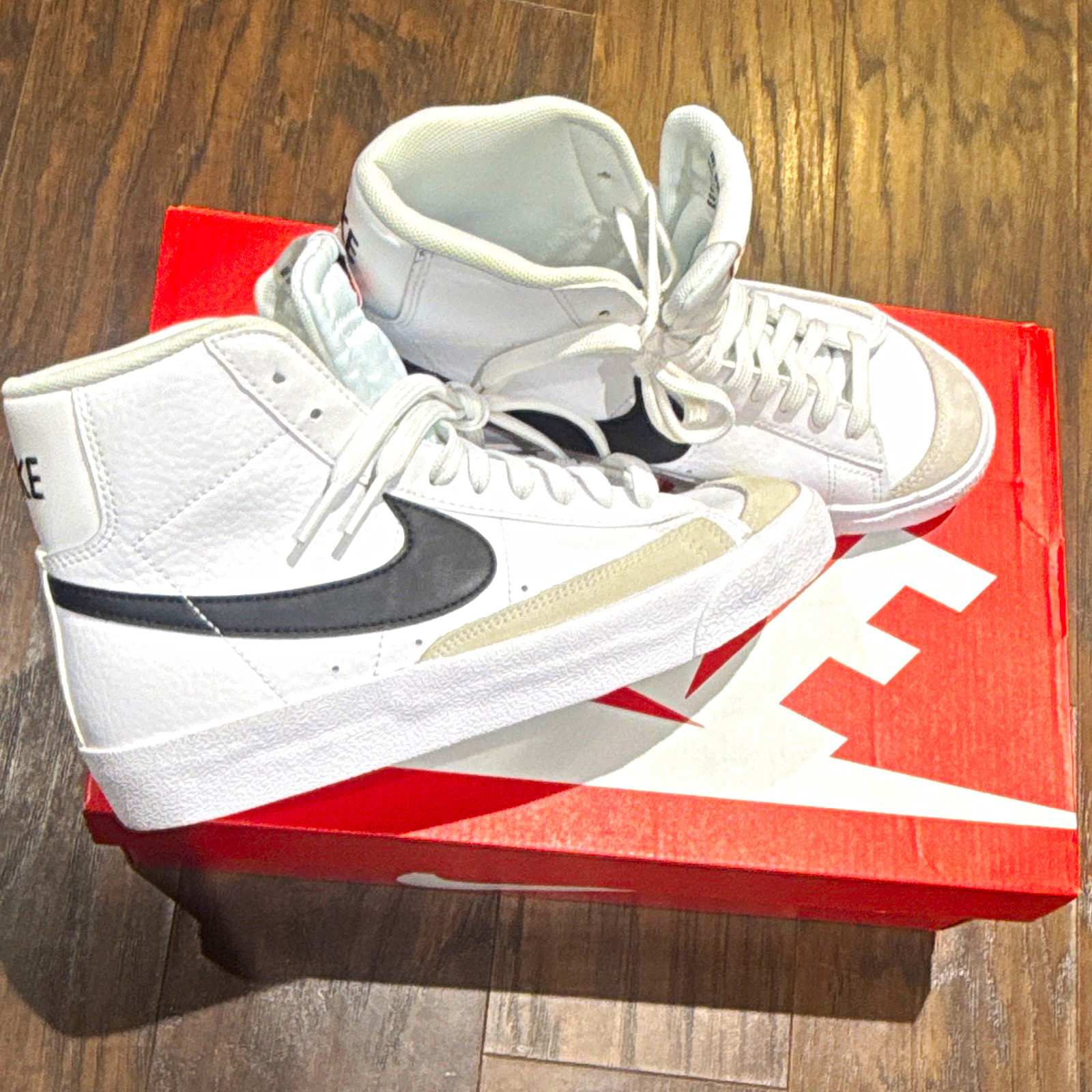 Nike Blazer Mid 77 Boys High Top Sneakers White/Black Lace Up US 6 boys Nike Blazer Mid 77 Boys High Top Sneakers White/Black Lace Up US 6 boys