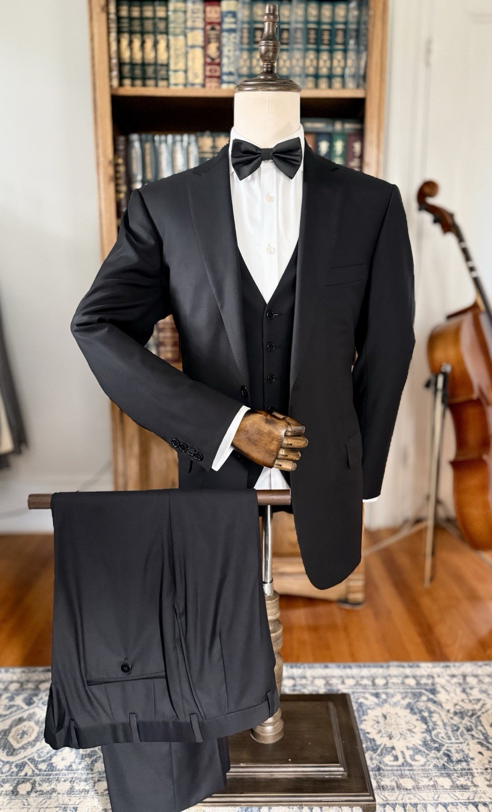 LNWOT STUNNING Midnight Black Brioni Superfine Wool 3-Piece Suit 42R US (or 40R)
