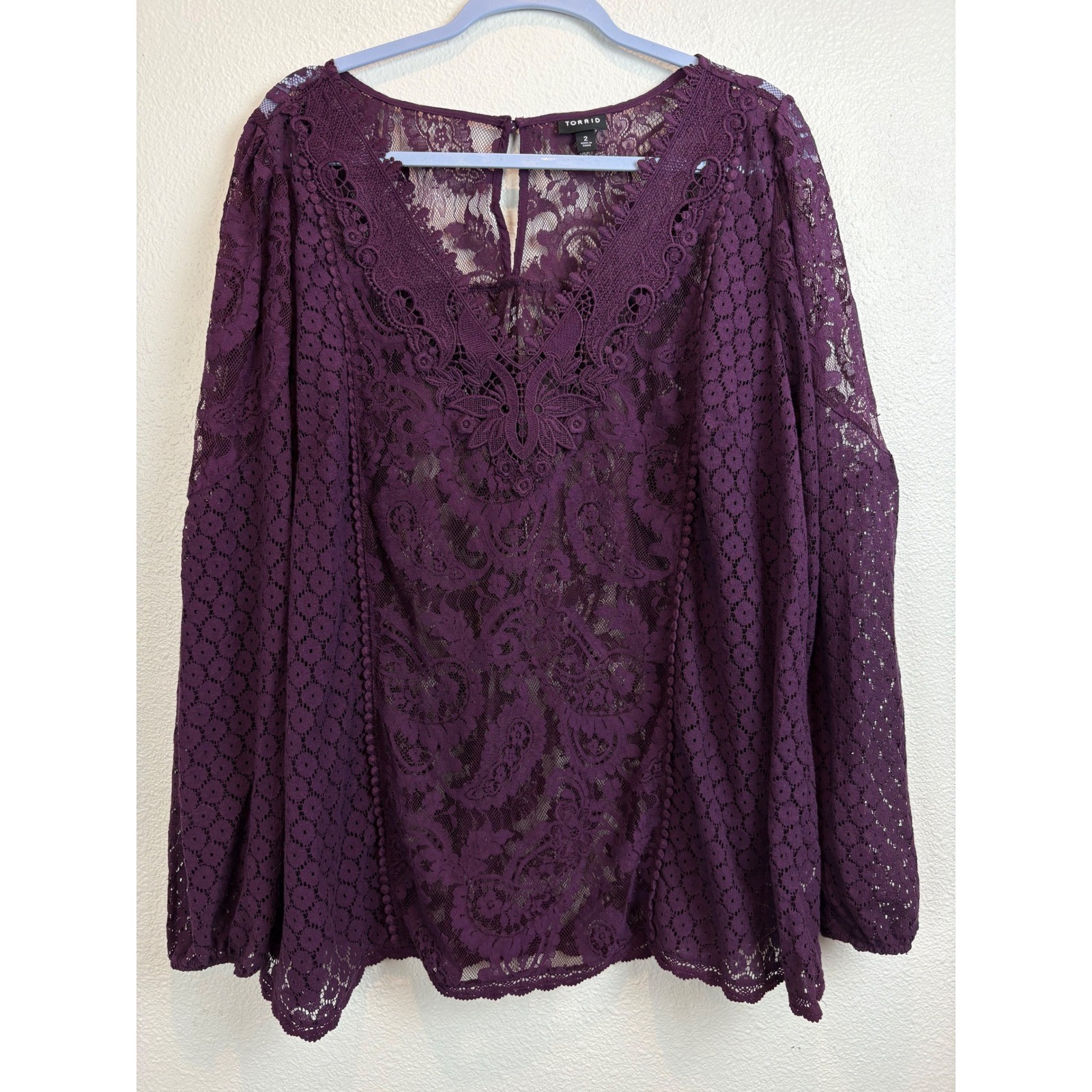 Torrid Women Purple Lace Crochet V-Neck Long Bell Sleeve Blouse Size 2 Plus Goth