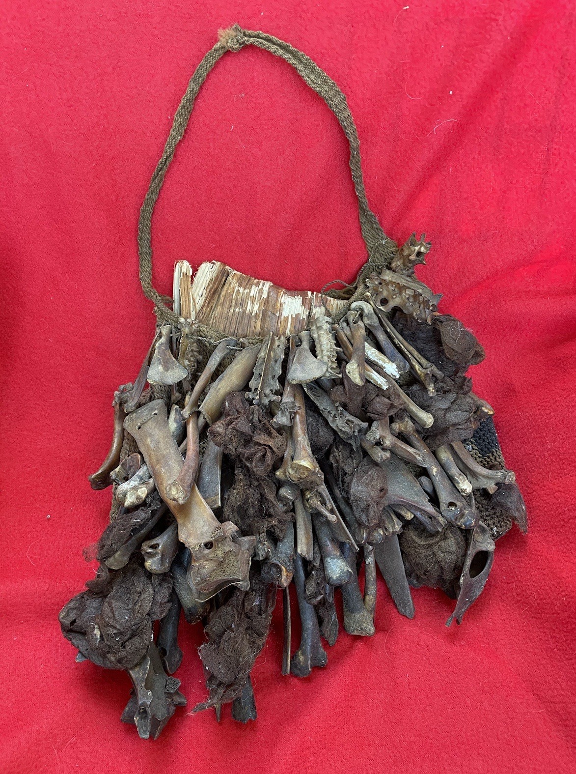 Headhunter Vintage Sacred Shaman Medicine Bilum Bag With Dozens Of Bones ~ PNG Headhunter Vintage Sacred Shaman Medicine Bilum Bag With Dozens Of Bones ~ PNG