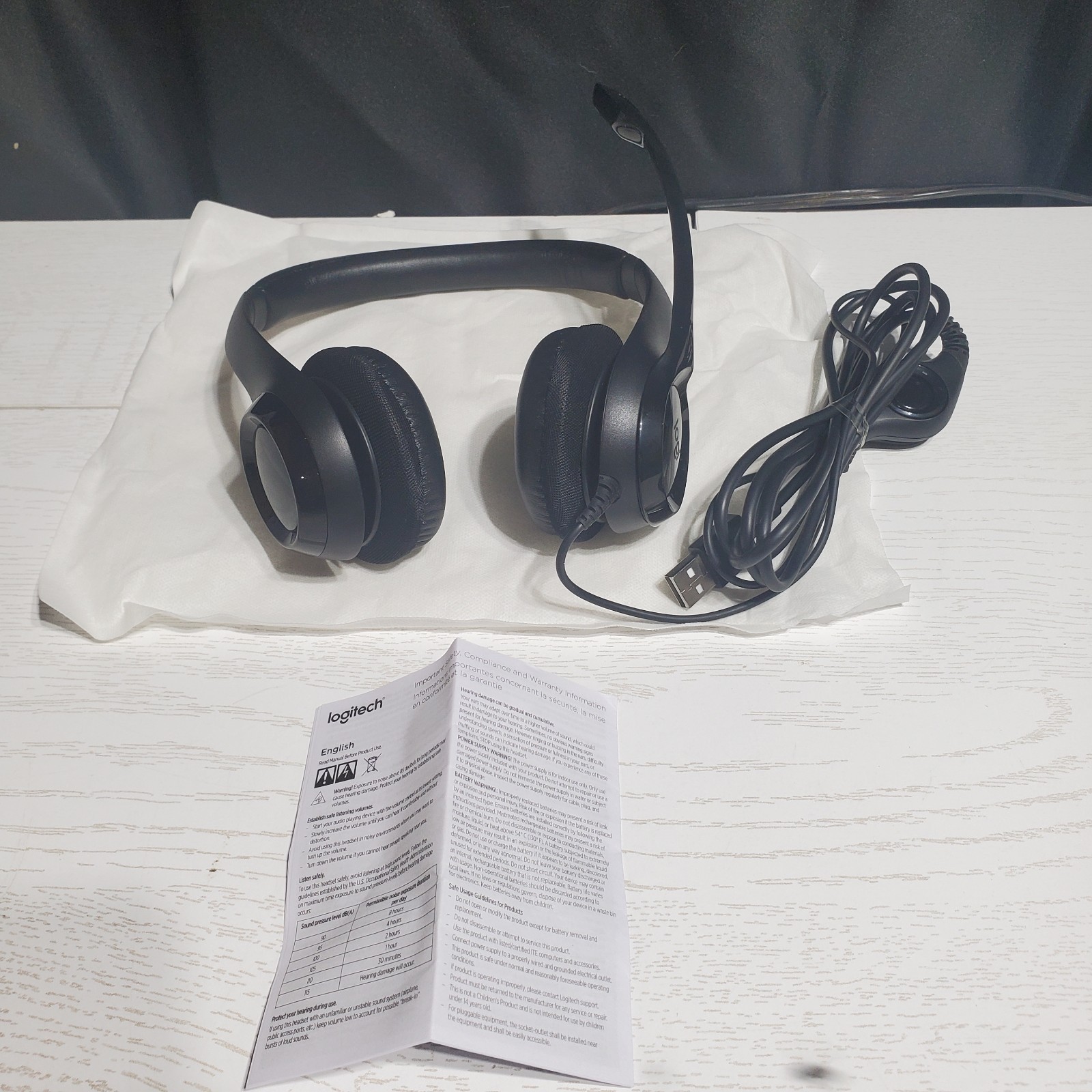 Logitech H390 Over-Head Comfort USB Headset w/ Noise-Canceling Microphone * NEW Logitech H390 Over-Head Comfort USB Headset w/ Noise-Canceling Microphone * NEW