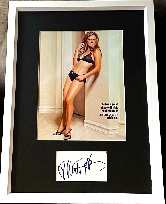 Melissa Joan Hart signed cut custom framed Maxim photo JSA Sabrina Teenage Witch Melissa Joan Hart signed cut custom framed Maxim photo JSA Sabrina Teenage Witch