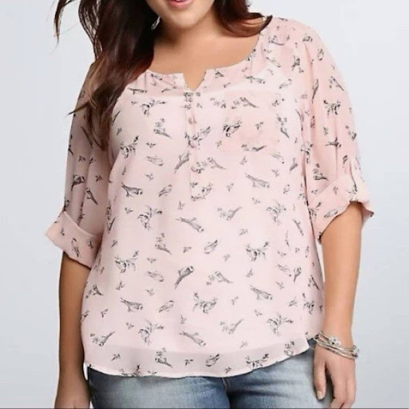 Size 1X Torrid Pink Bird Print Chiffon 3/4 Sleeve Blouse Size 1X Torrid Pink Bird Print Chiffon 3/4 Sleeve Blouse