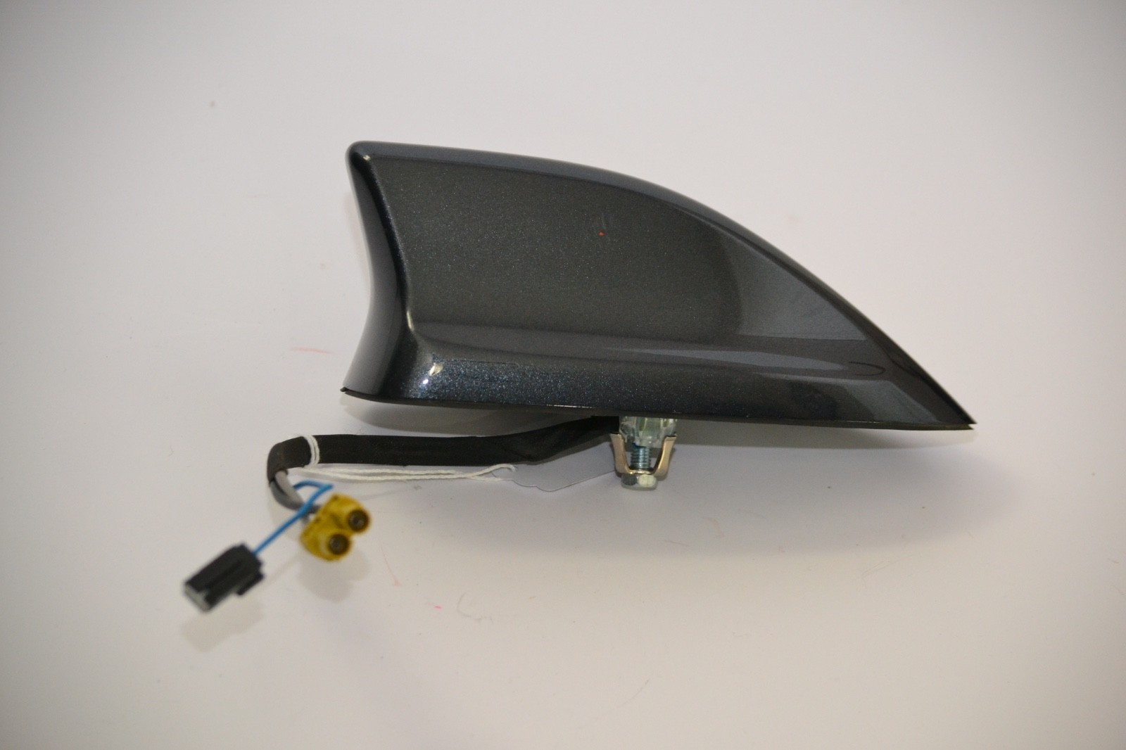 2015-2019 LINCOLN MKC SHARK ROOF RADIO ANTENNA DARK GRAY METALLIC OEM 2015-2019 LINCOLN MKC SHARK ROOF RADIO ANTENNA DARK GRAY METALLIC OEM