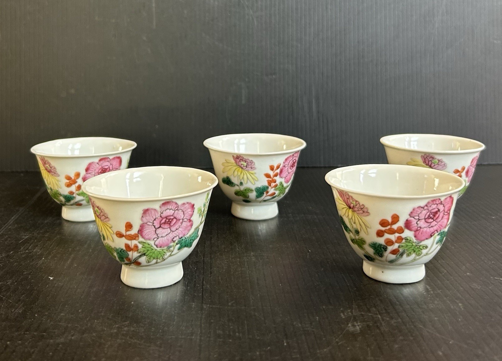 Set 5 Antique 18th / 19th C Chinese Families Rose Floral Porcelain Cups