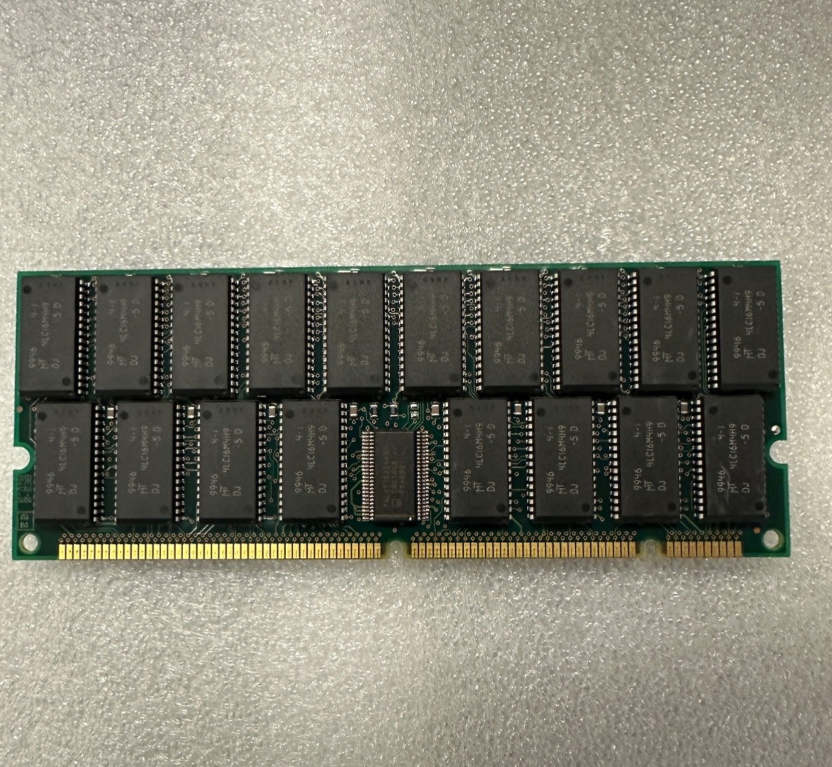 Micron 256MB 168pin 4K 16chip 16X4 Buffered ECC EDO 50NS Memory MT36LD3272G-5-X