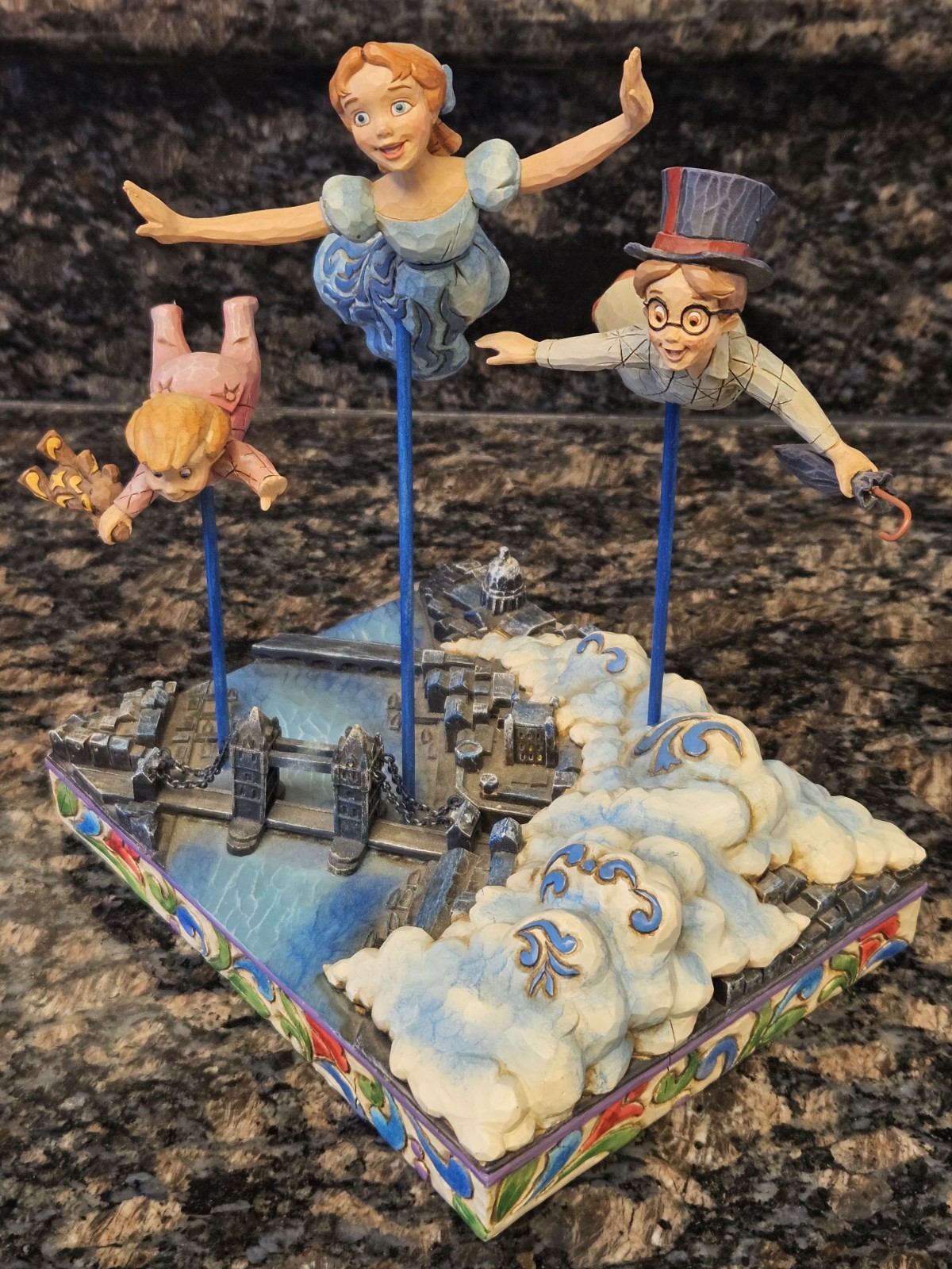 Enesco Disney Peter Pan Darling Family \
