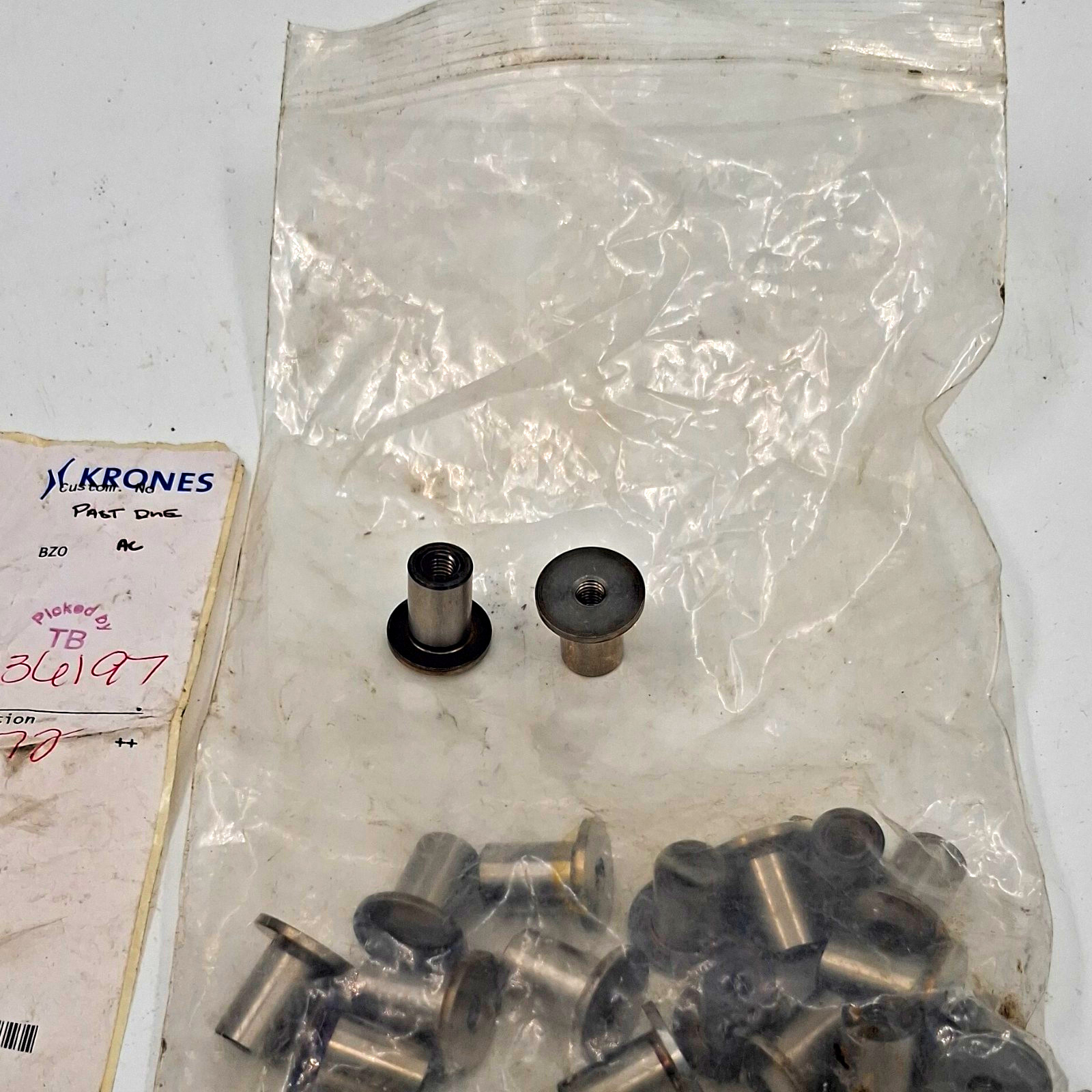 Krones 8073111994 Roller Bolt Rollenbolzen NEW Lot of 32 Krones 8073111994 Roller Bolt Rollenbolzen NEW Lot of 32