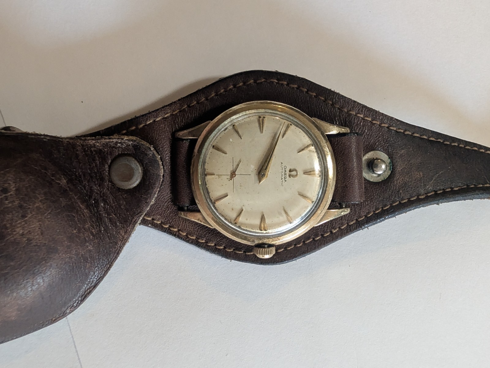 Elegant Vintage OMEGA Mid-Century Automatic Timepiece, Military Watch Band. Elegant Vintage OMEGA Mid-Century Automatic Timepiece, Military Watch Band.