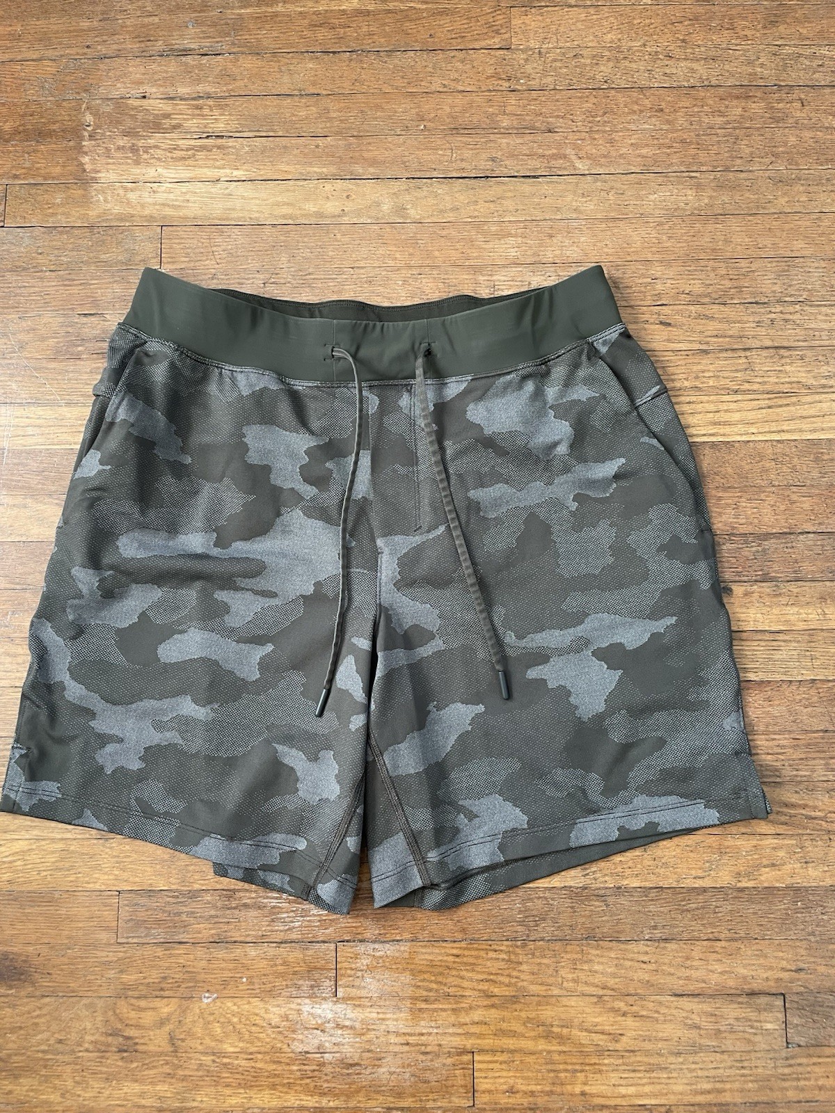 Lululemon Men’s THE Short 7” Linerless Large Variegated Mesh Camo Max Lululemon Men’s THE Short 7” Linerless Large Variegated Mesh Camo Max