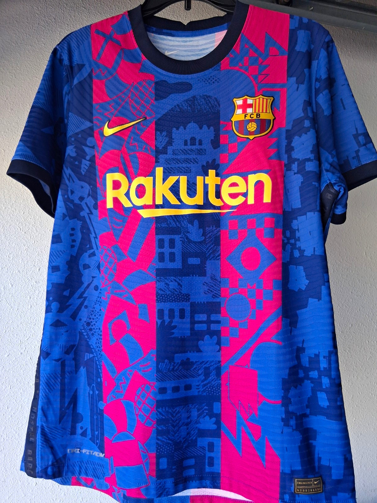 Nike FC Barcelona 2021/22 Soccer Jersey Men\'s L Blue Fourth Nike FC Barcelona 2021/22 Soccer Jersey Men\'s L Blue Fourth