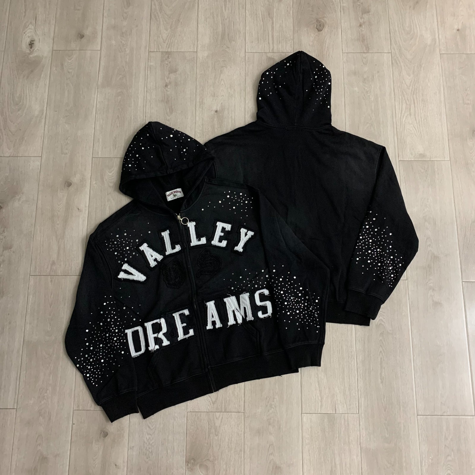 Hoodie Black Size Valley Dreams Print Pullover Y2K Distressed Streetwear Unisex Hoodie Black Size Valley Dreams Print Pullover Y2K Distressed Streetwear Unisex