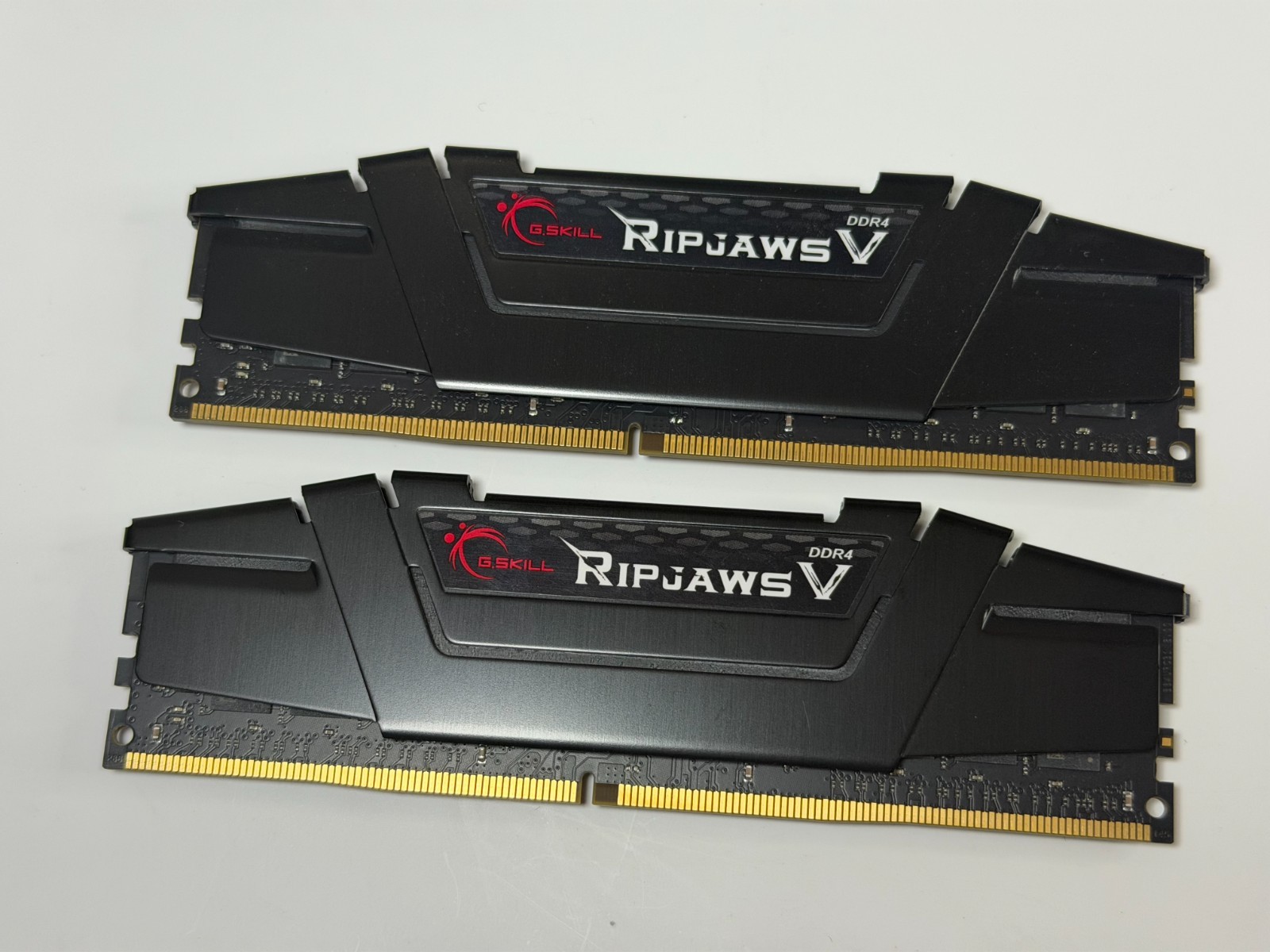 G.SKILL Ripjaws V 16GB (2x8GB) DDR4-3200 DIMM F4-3200C16D-16GVKB G.SKILL Ripjaws V 16GB (2x8GB) DDR4-3200 DIMM F4-3200C16D-16GVKB