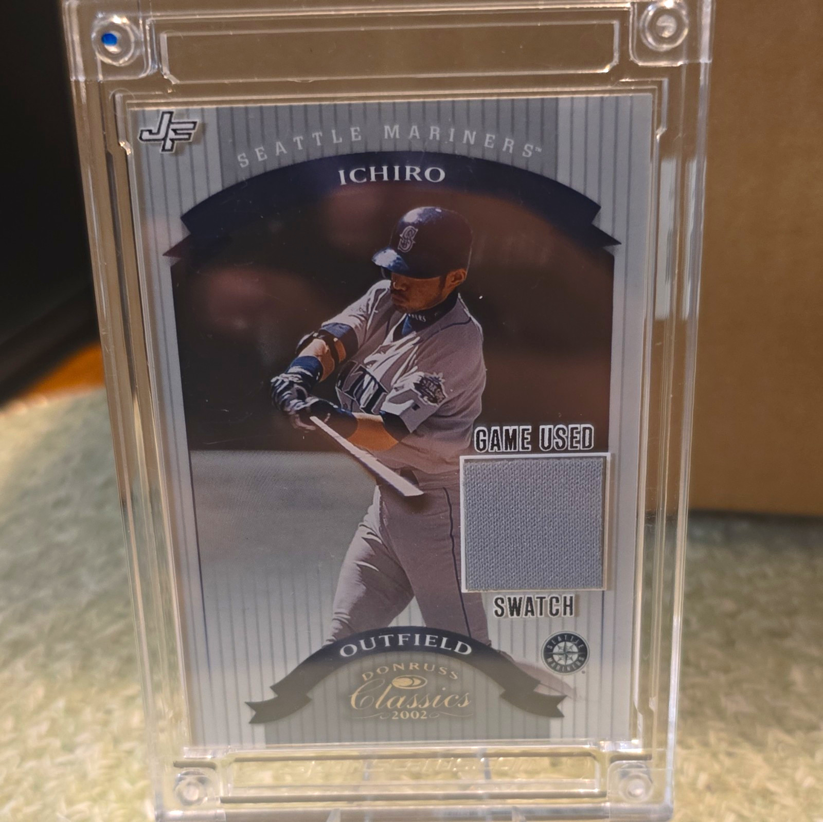 Donruss 2002 Donruss Classics Jersey Fusion Ichiro Suzuki #51 Mariners Donruss 2002 Donruss Classics Jersey Fusion Ichiro Suzuki #51 Mariners