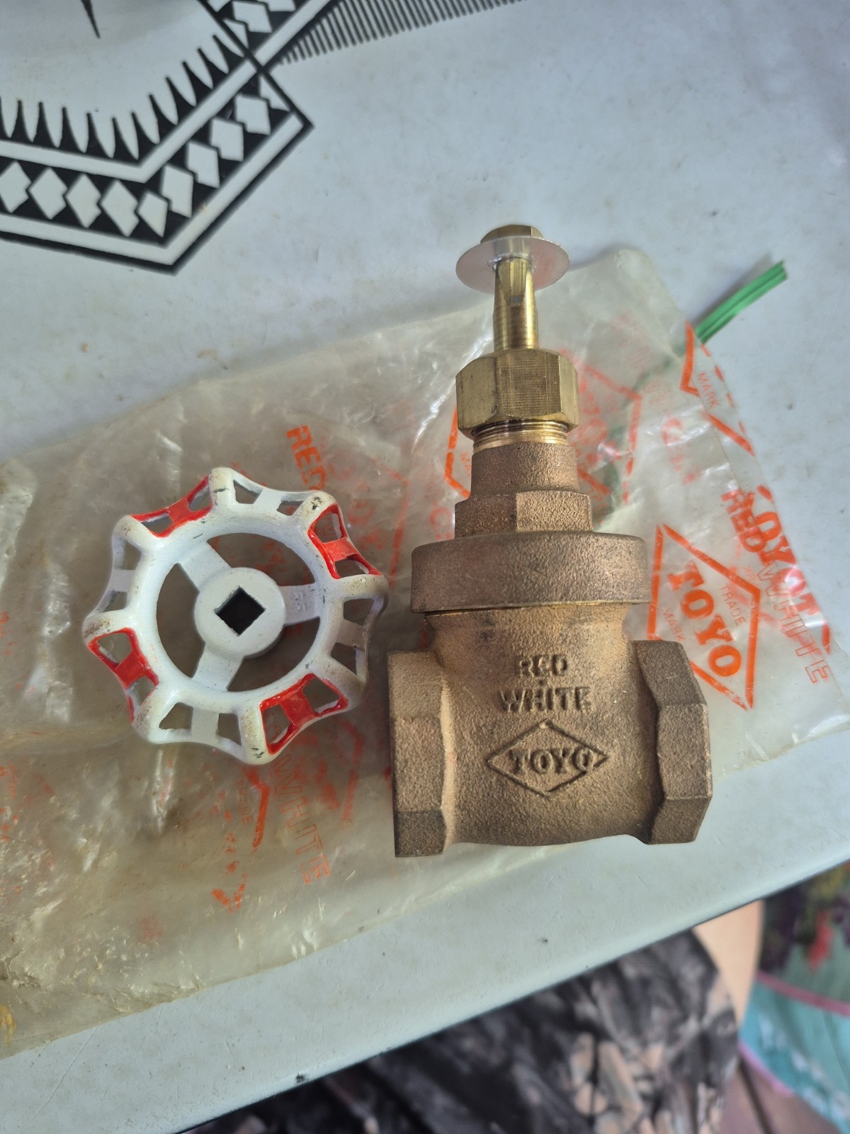 VINTAGE TOYO RED-WHITE VALVE CLASS 125S 3/4 VINTAGE TOYO RED-WHITE VALVE CLASS 125S 3/4