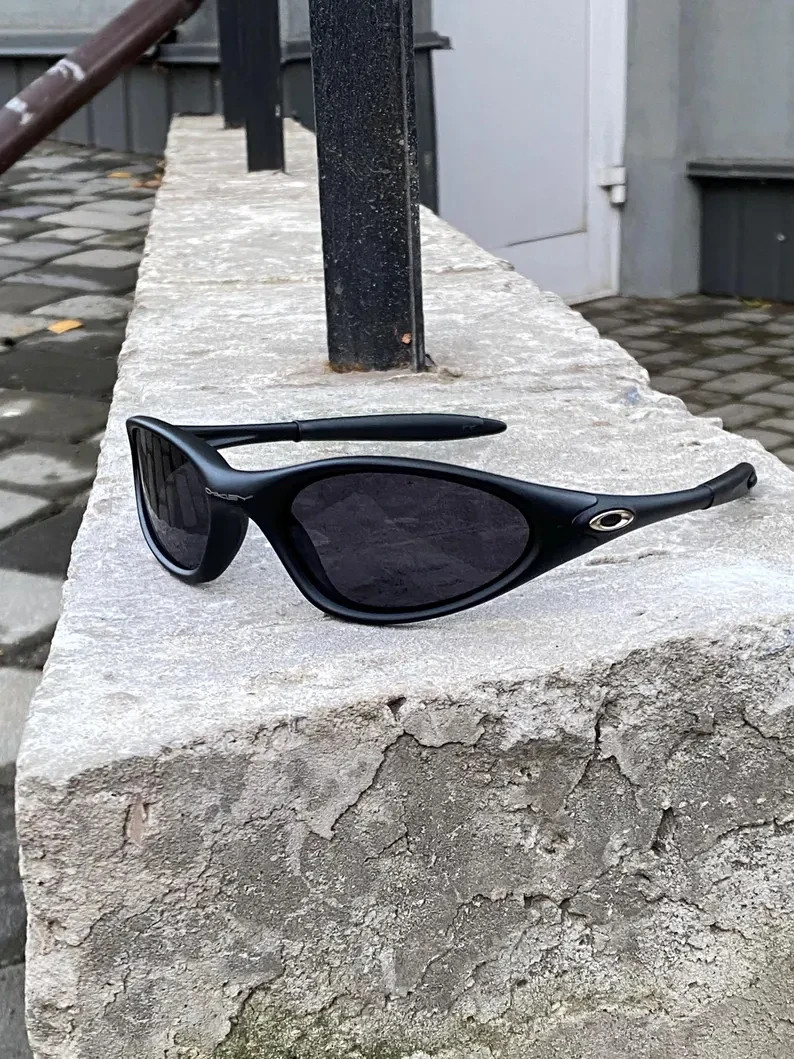 Oakley Minute 1.0 Sunglasses Balck Frame Dark Lenses With Box/Soft Bag Oakley Minute 1.0 Sunglasses Balck Frame Dark Lenses With Box/Soft Bag