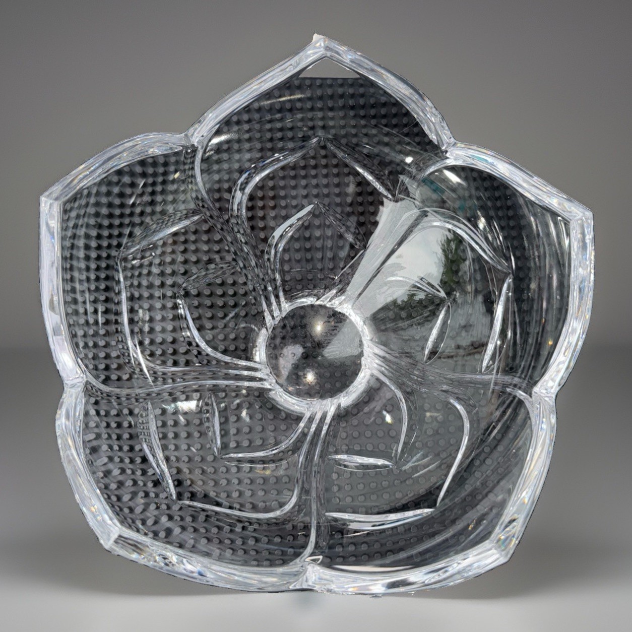 Hand Cut Crystal Lotus Bowl 7.5” Sculptural Petal Flower Design Unmarked Crystal Hand Cut Crystal Lotus Bowl 7.5” Sculptural Petal Flower Design Unmarked Crystal