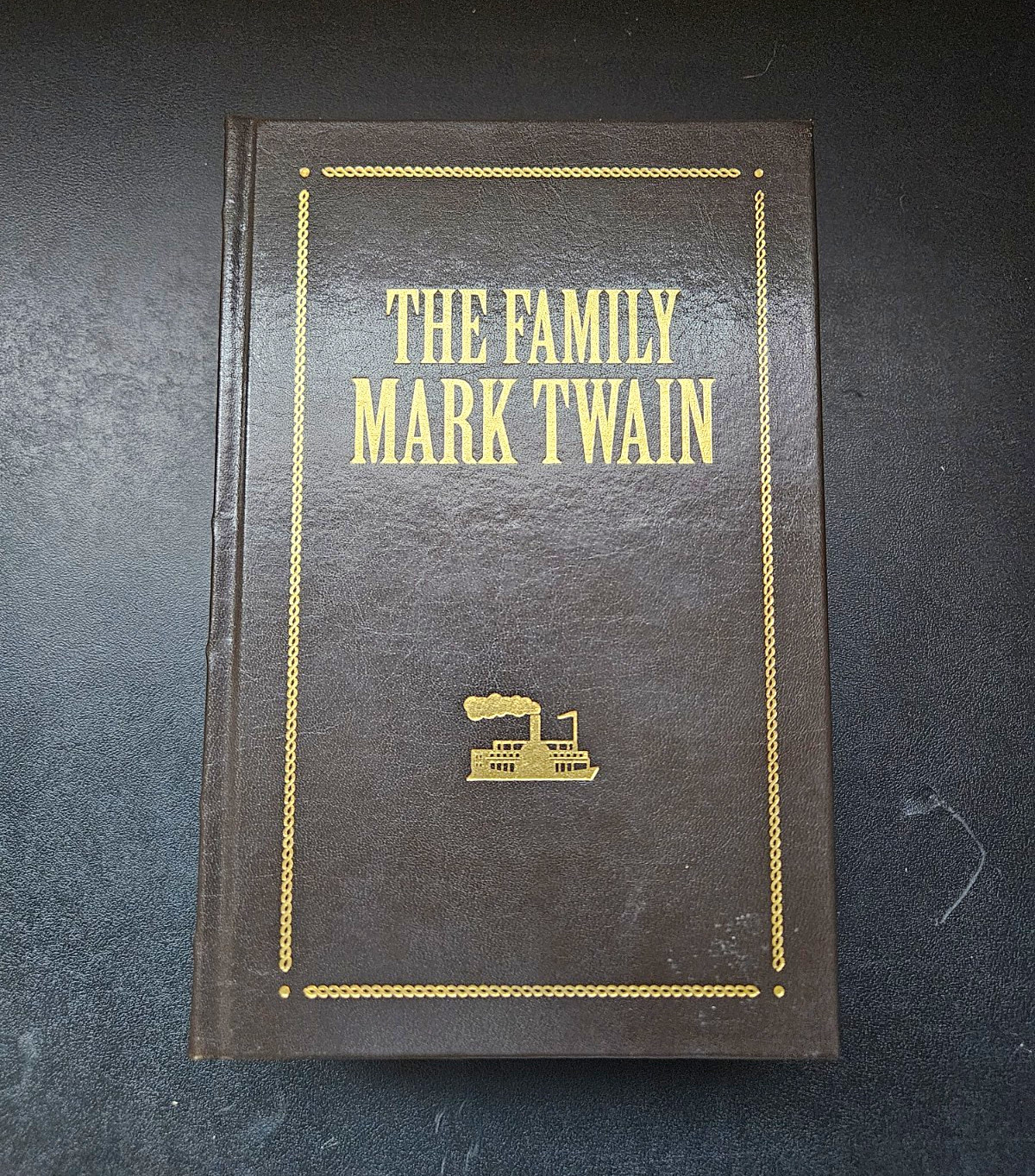 The Family Mark Twain - leather-bound - Tom Sawyer, Huckleberry Finn, and more The Family Mark Twain - leather-bound - Tom Sawyer, Huckleberry Finn, and more