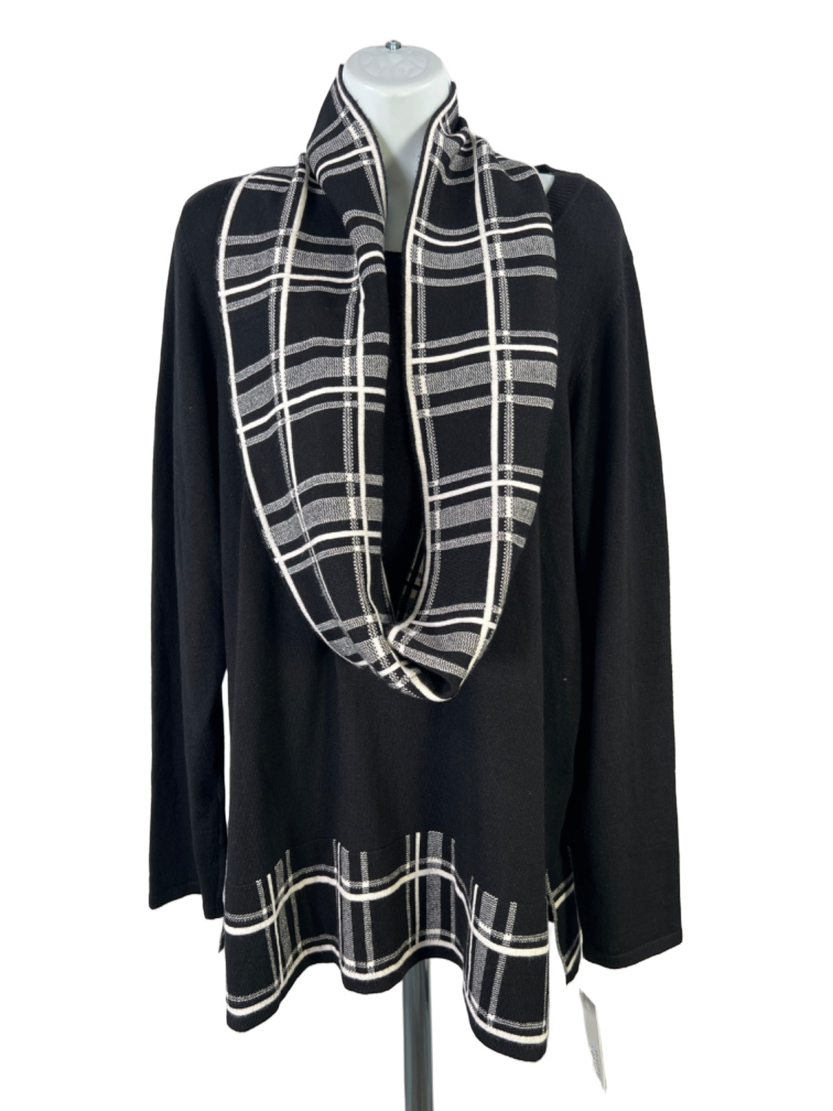 Croft and Barrow Women\'s Black Plaid Long Sleeve Sweater W/ Scarf - XXL