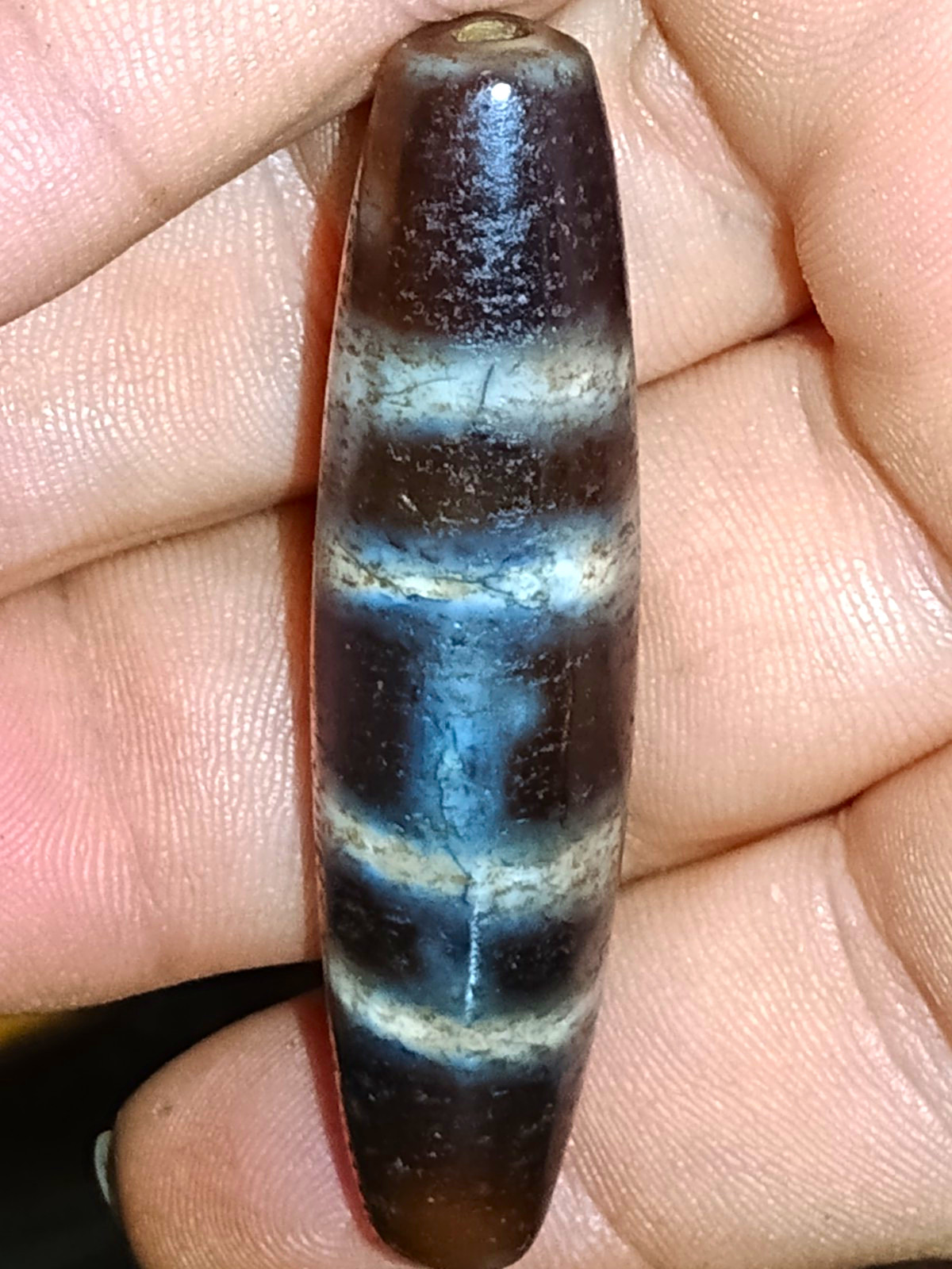 Pre-1800s Indo/Tibetan old Agate 4 Stripes Dzi Bead 57*13mm 16.1 grams Pre-1800s Indo/Tibetan old Agate 4 Stripes Dzi Bead 57*13mm 16.1 grams