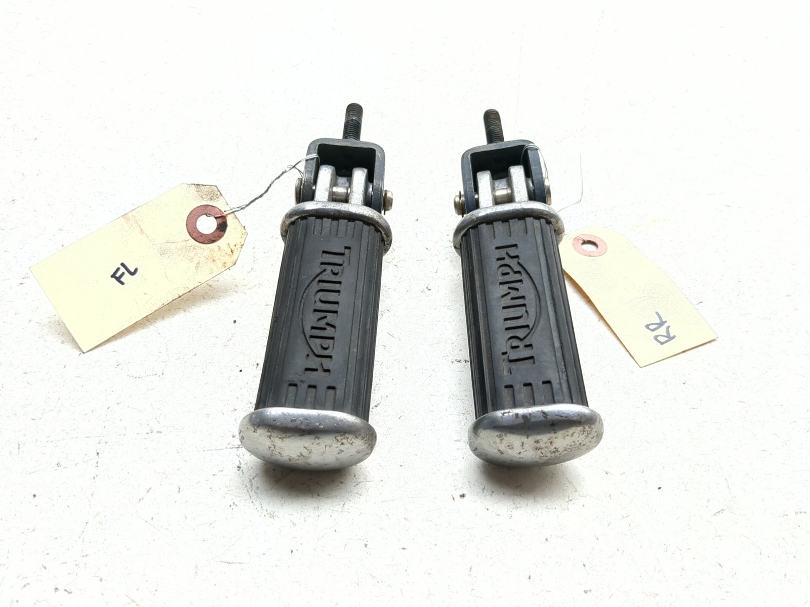 08-15 Triumph Thruxton 900 Front Left Right Foot Peg Set T2080709