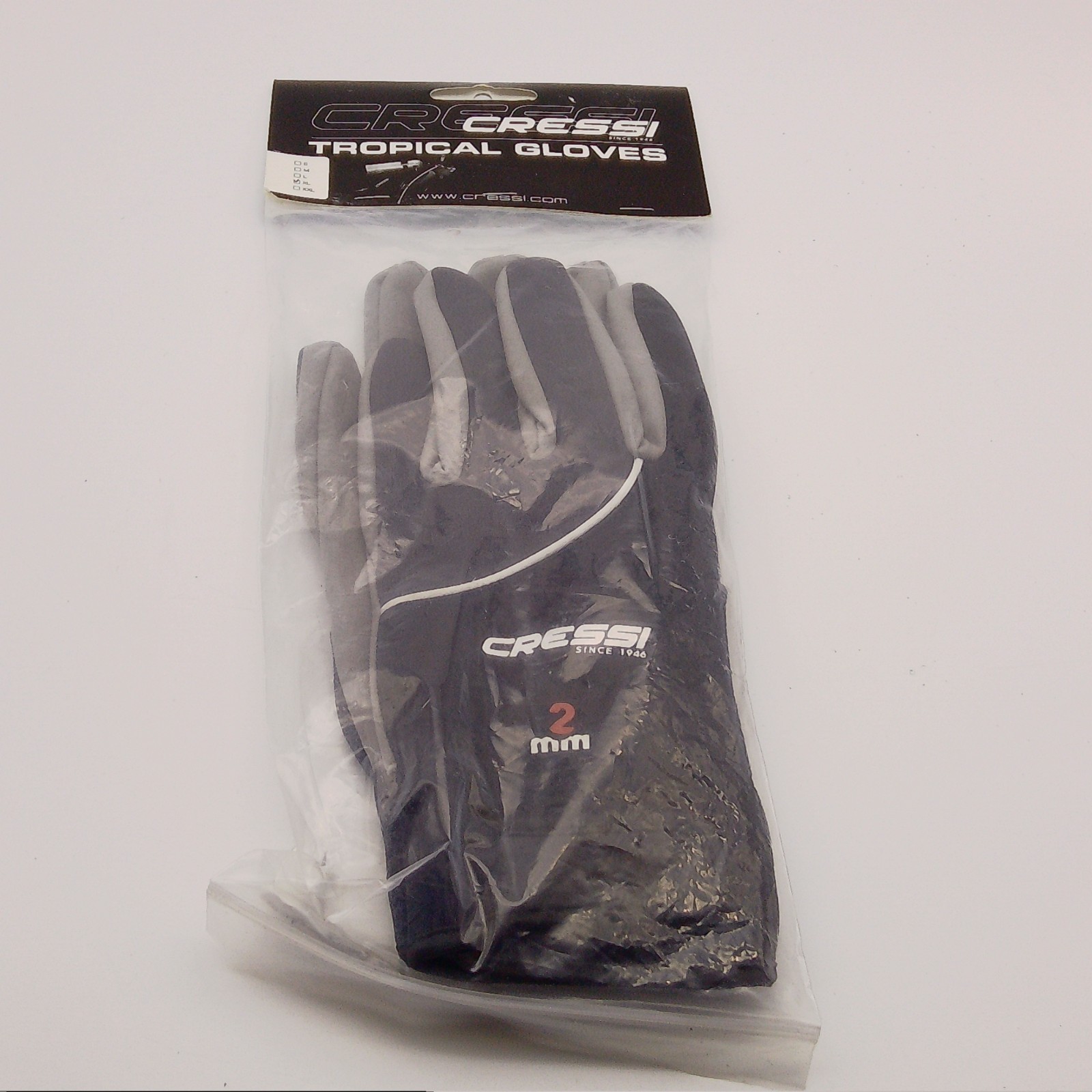 Cressi 2mm Tropical Scuba Dive Gloves, Size XL, Black & Grey Cressi 2mm Tropical Scuba Dive Gloves, Size XL, Black & Grey