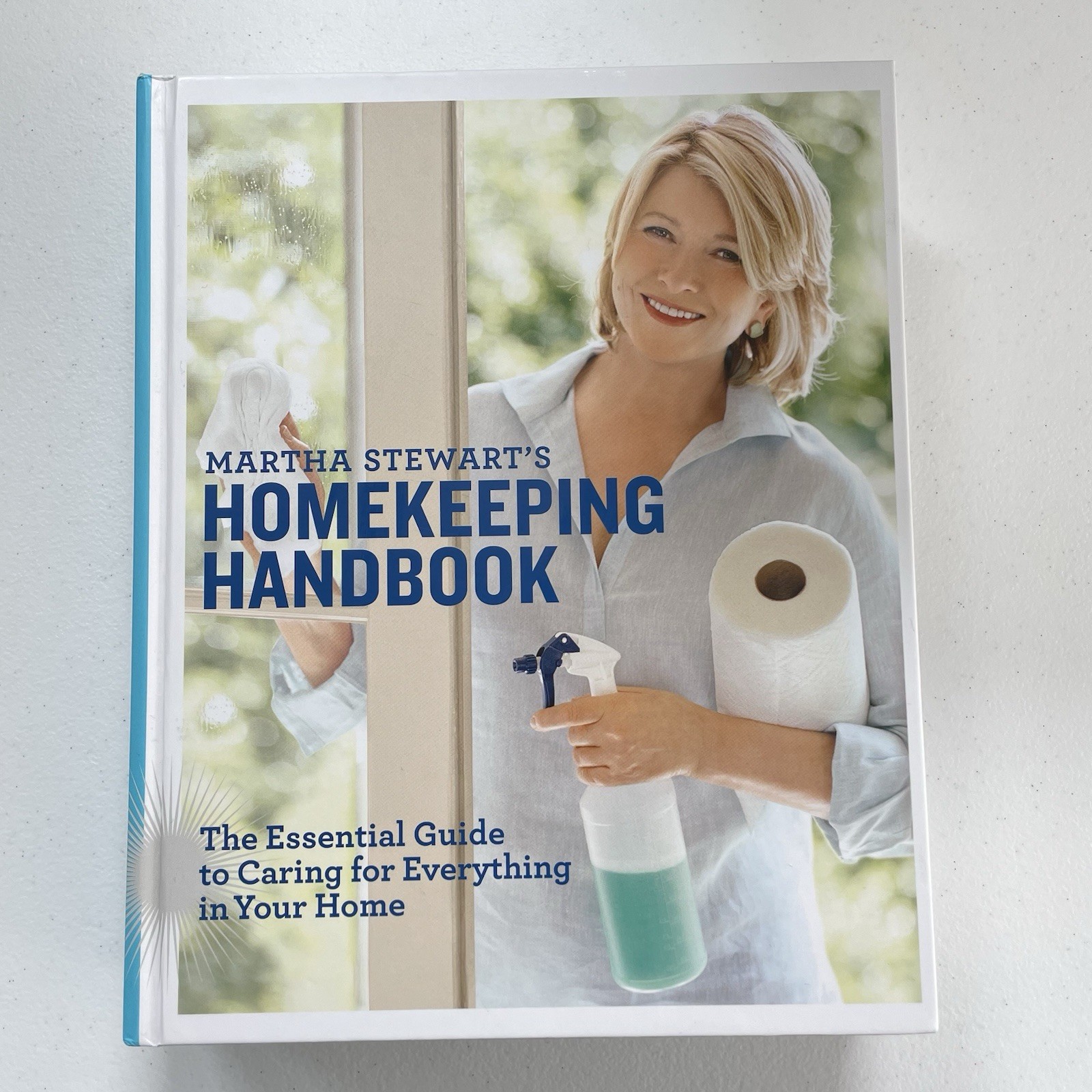 Martha Stewart\'s Homekeeping Handbook 1st Edition 2006 Hardcover EXCELLENT COND
