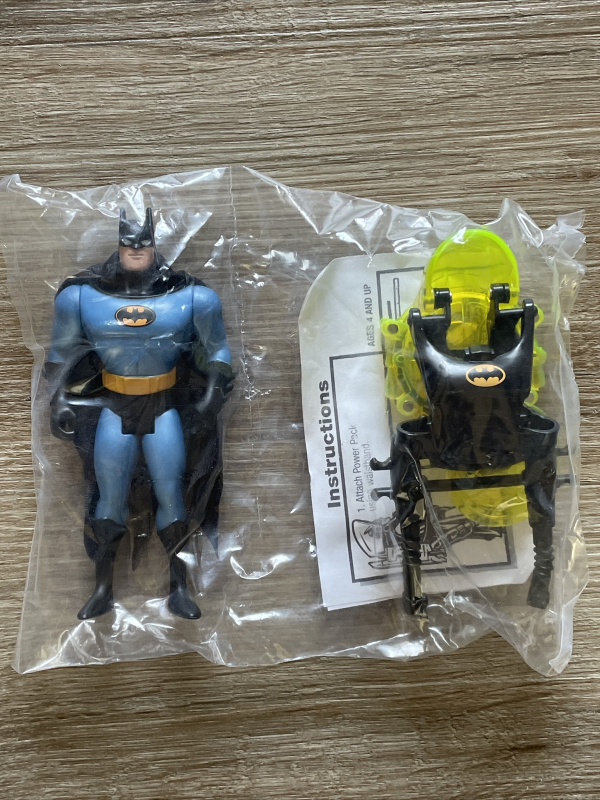 KENNER Vintage 1995 Batman Mail Away Animated Series Battle Helmet Action Figure