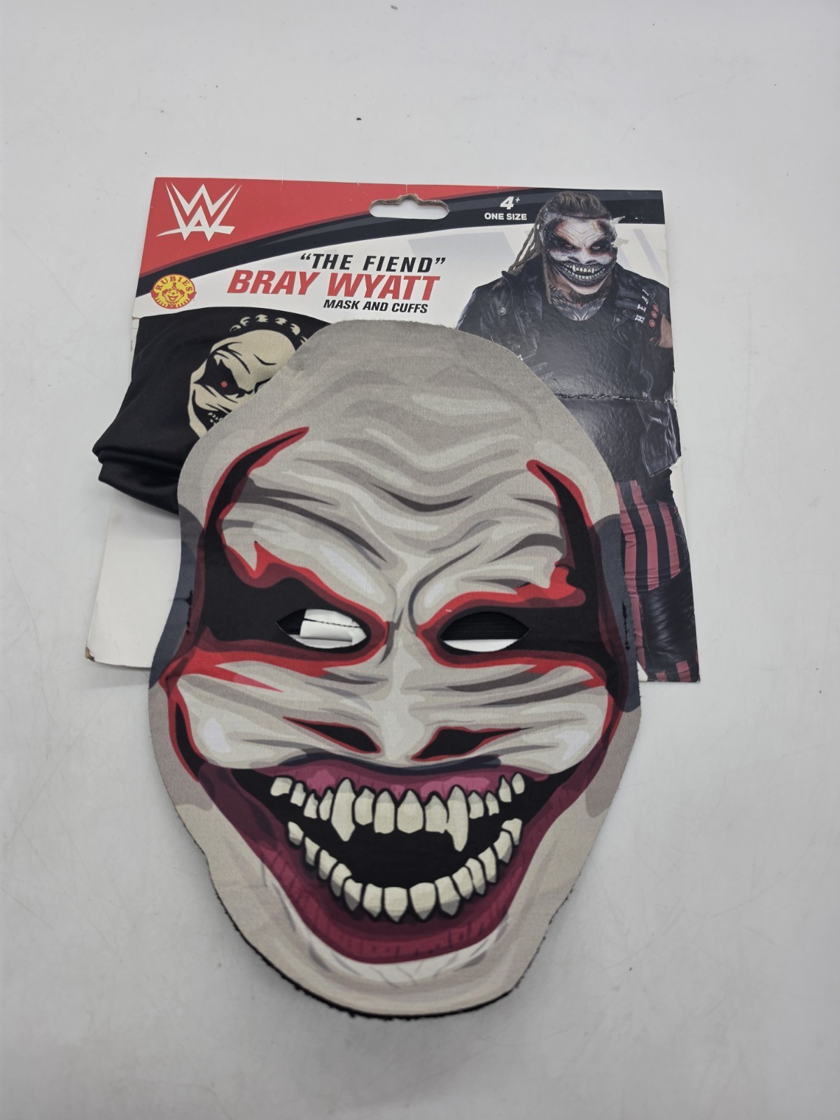 NEW On Card WWE Bray Wyatt \ NEW On Card WWE Bray Wyatt \