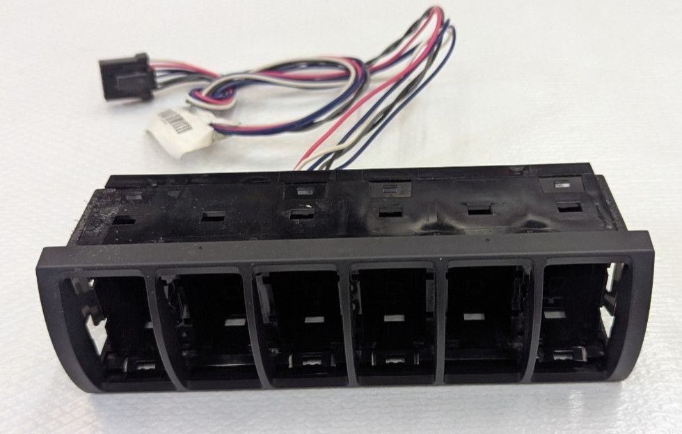 4057689C4 International 6 Pack Rocker Switch Panel Multiplex New T/O W Harness 4057689C4 International 6 Pack Rocker Switch Panel Multiplex New T/O W Harness