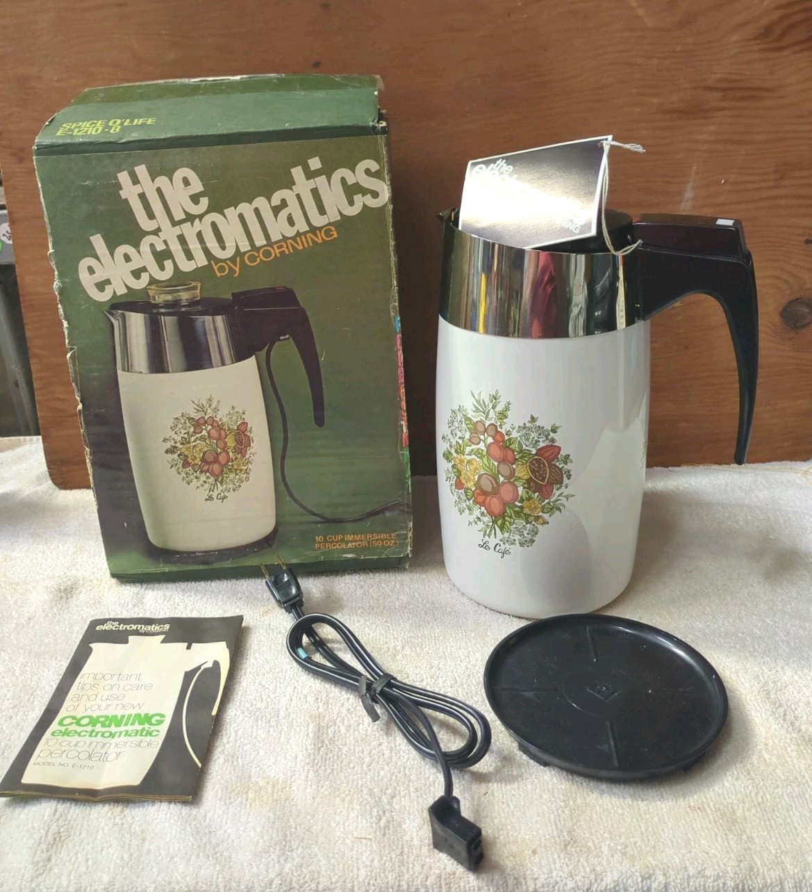 Vintage - Corning - E 1210 8 -Spice O' Life -Coffee Pot & Original Box