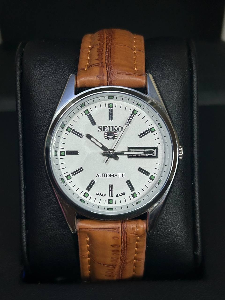 Vintage Seiko 5 Automatic Men's Wrist Watch, Day&Date Leather band
